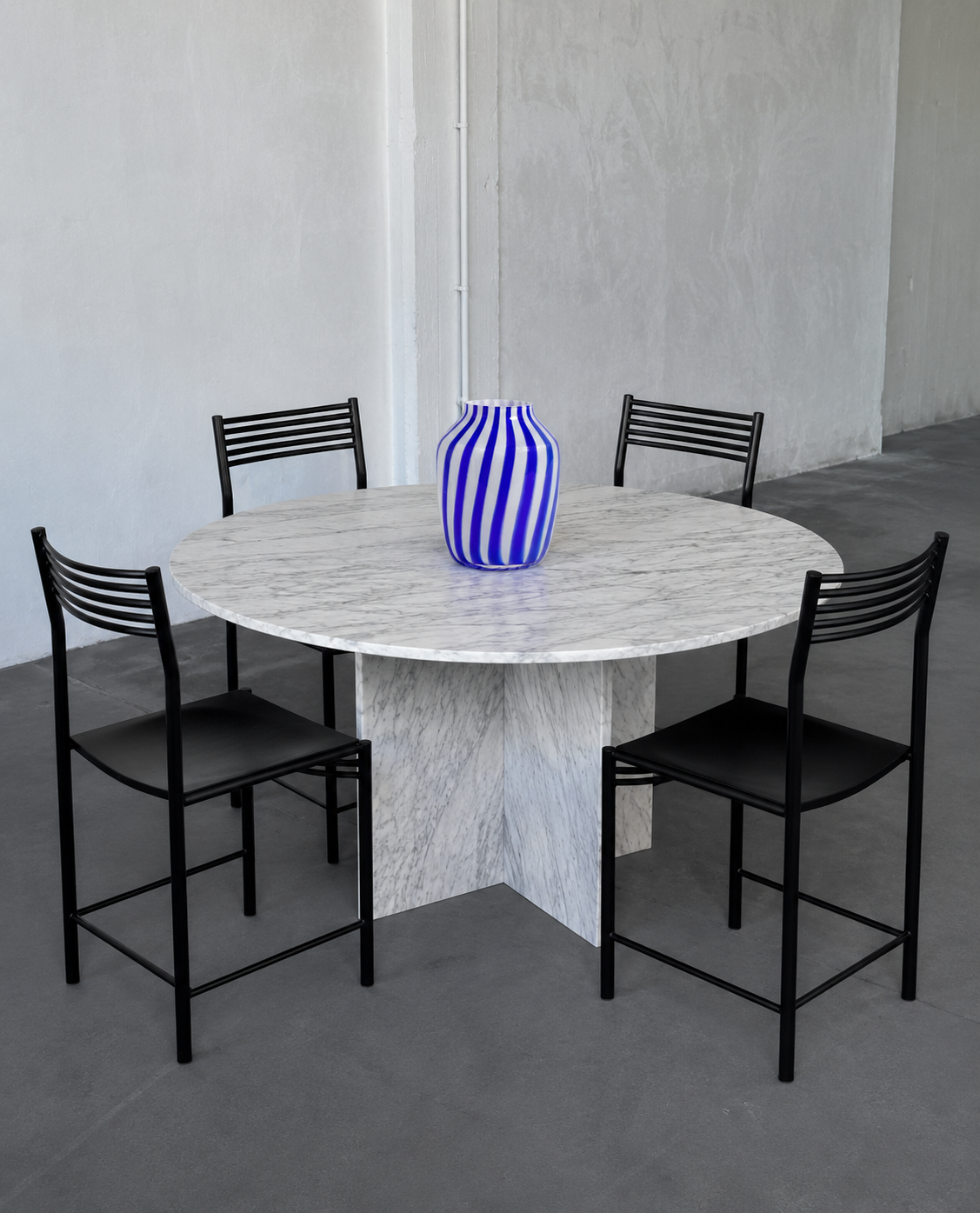 Stół jadalniany marmur Carrara, 110 cm, Włochy lata 80/90