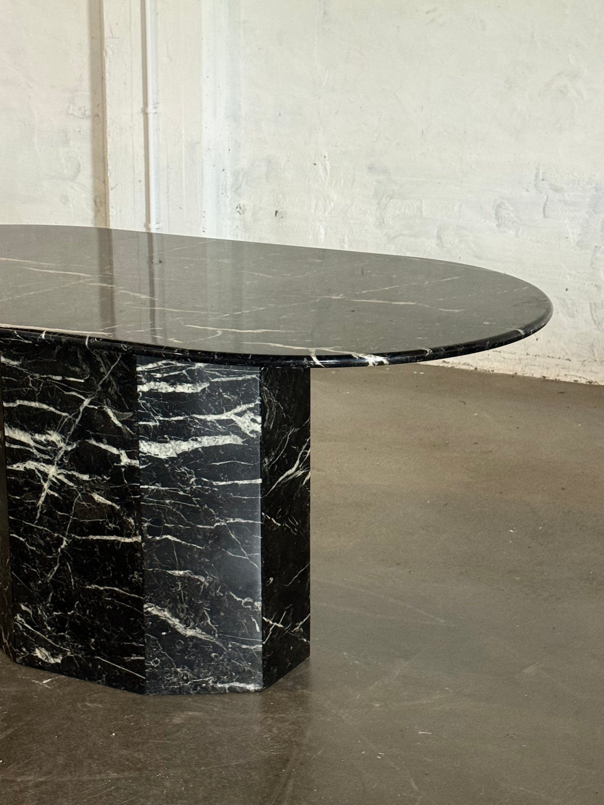 stół jadalniany, marmur, Włochy lata '80