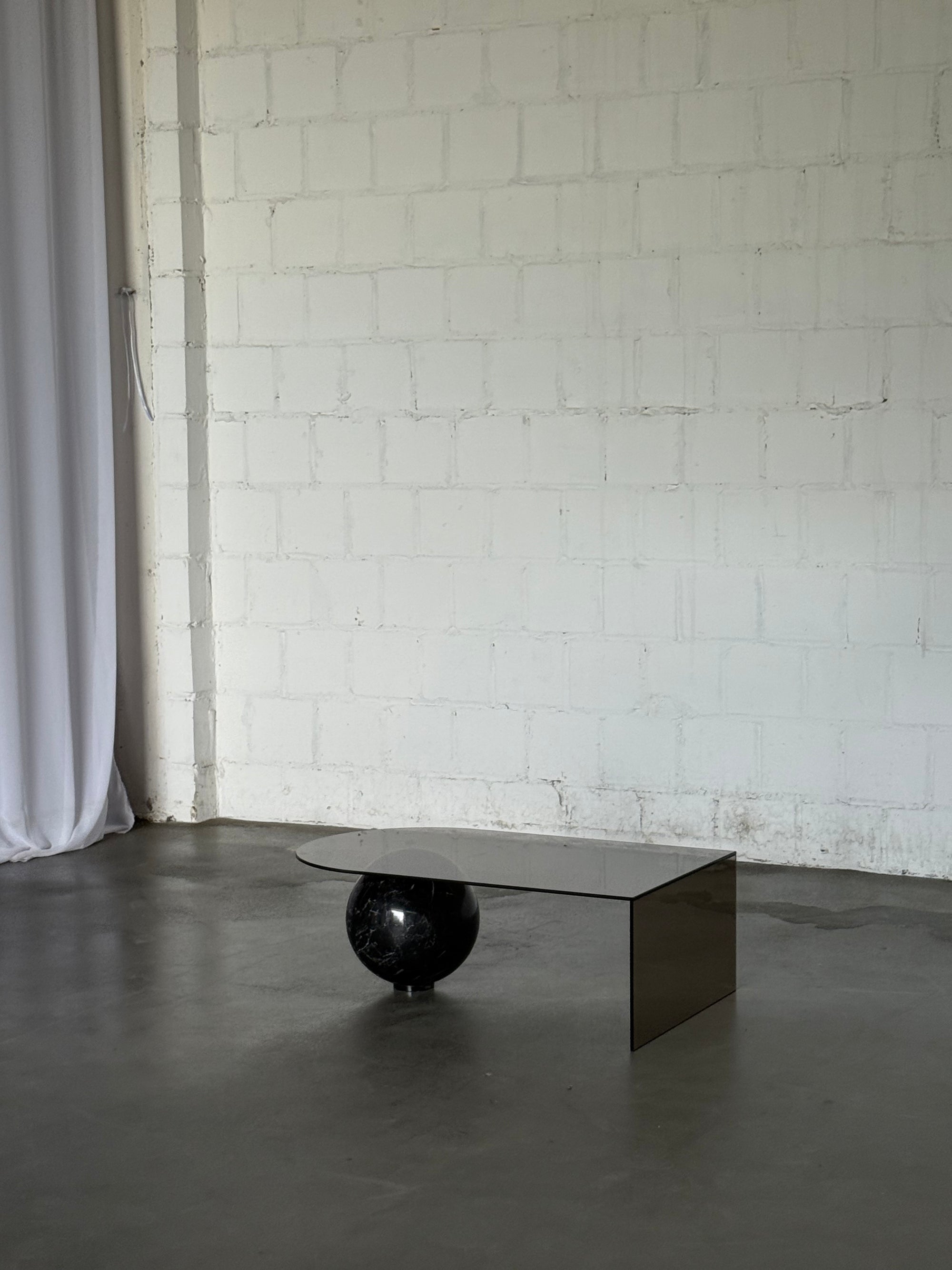 stół kawowy kula marmur