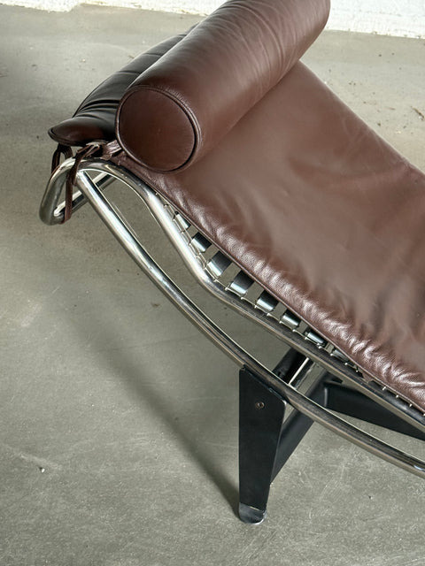 Leżanka w stylu Le Corbusier LC4