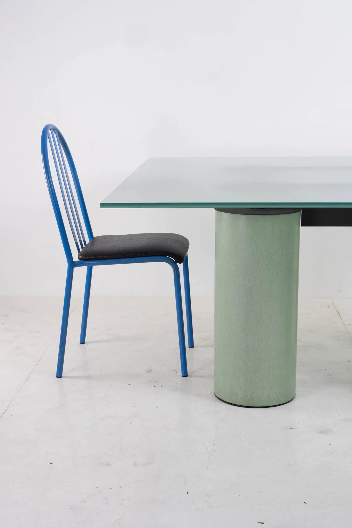 Arcebis dining table
