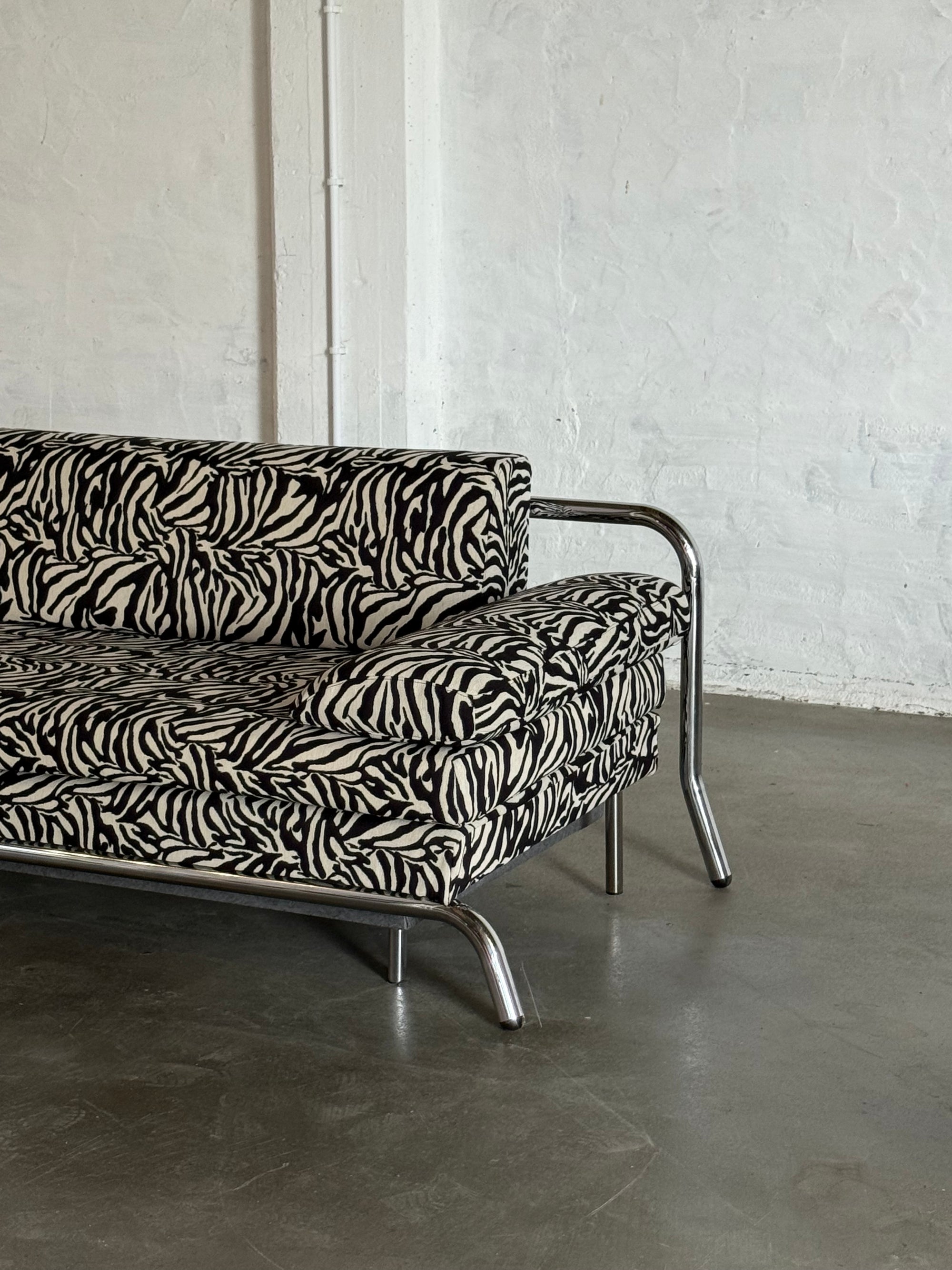 Bauhaus sofa with sleeping function