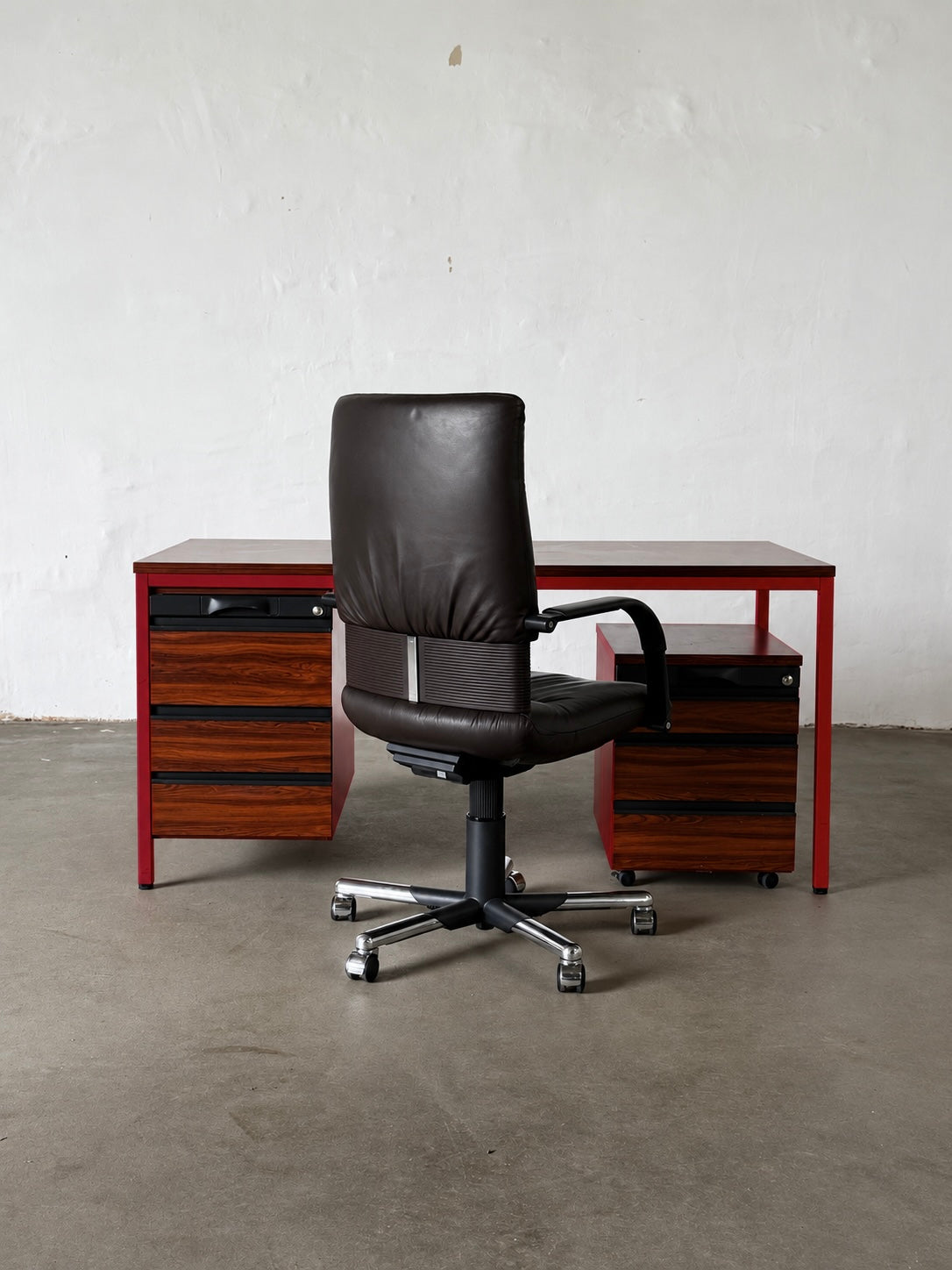 biurko midcentury, lata 70/80 z szufladami oraz przenośnym kontenerkiem