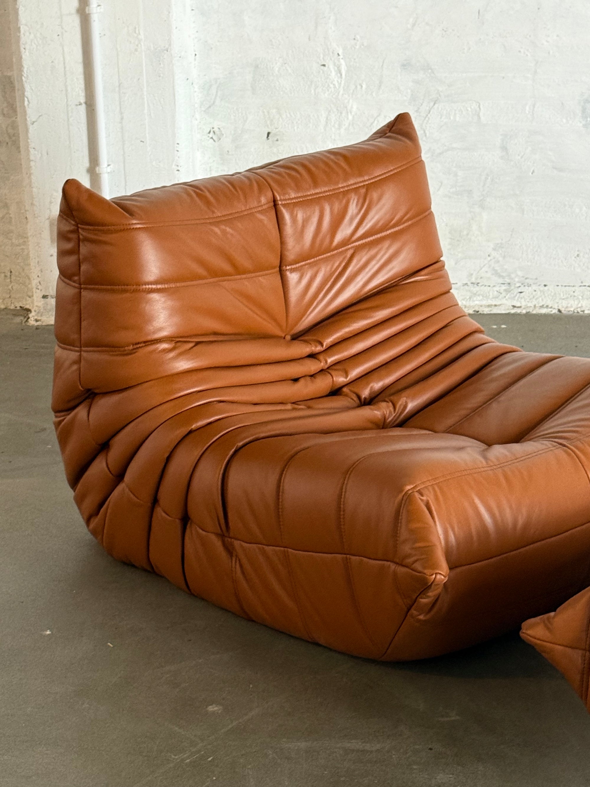 fotel Togo z podnóżkiem, Ligne Roset