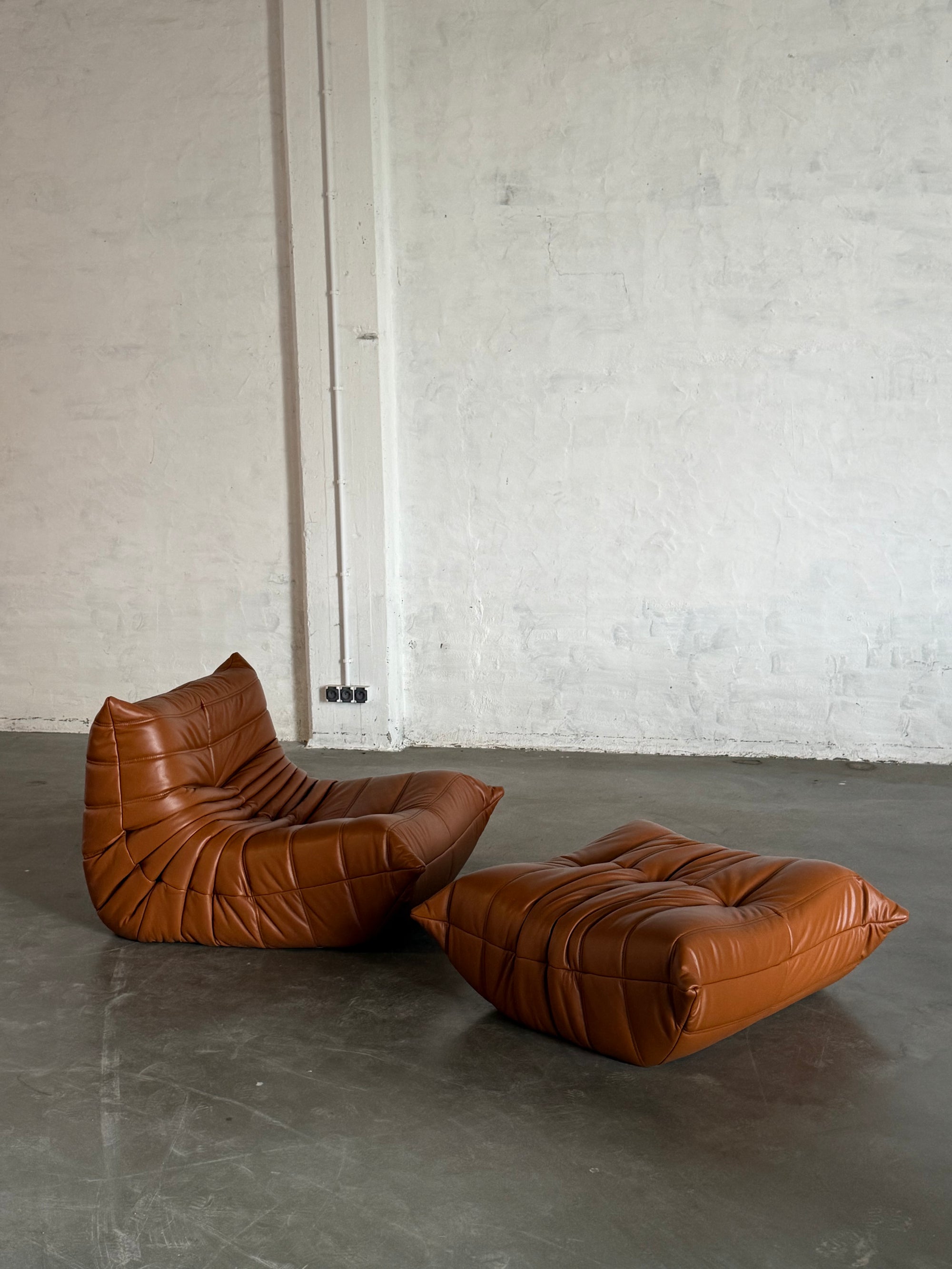 fotel Togo z podnóżkiem, Ligne Roset