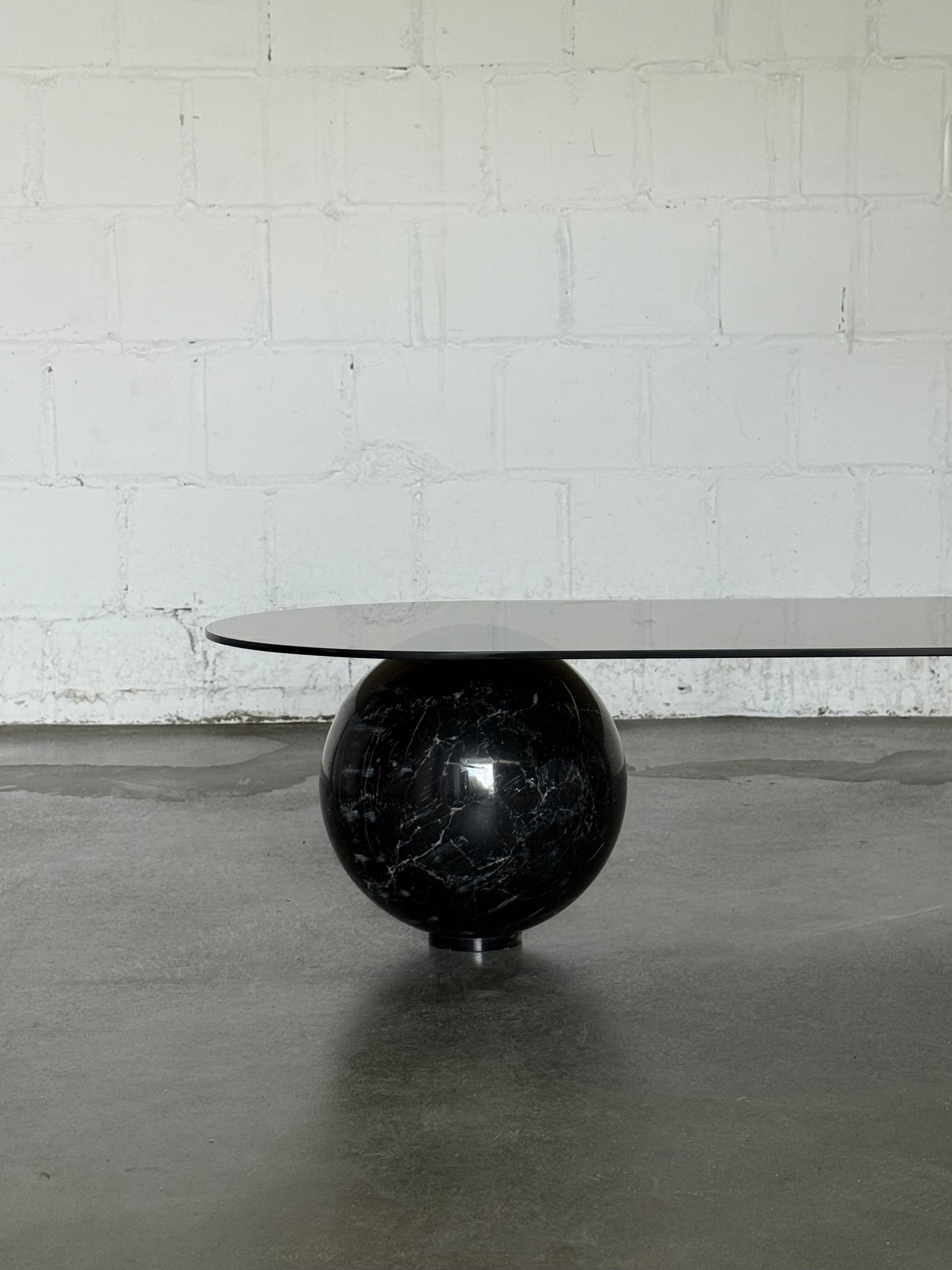 stół kawowy kula marmur