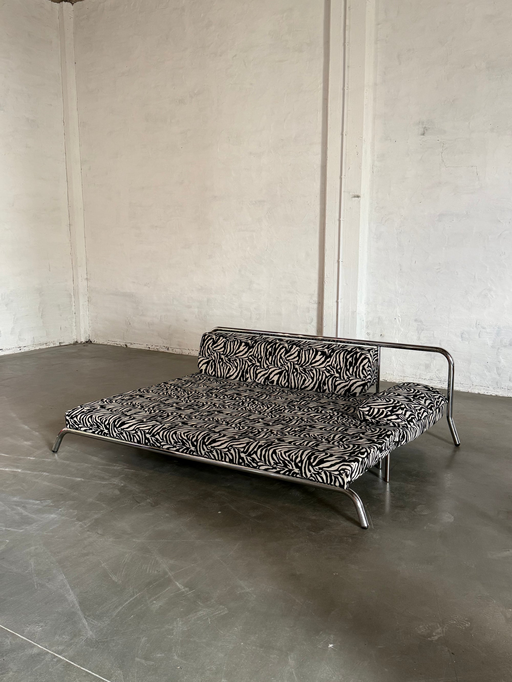 Bauhaus sofa with sleeping function