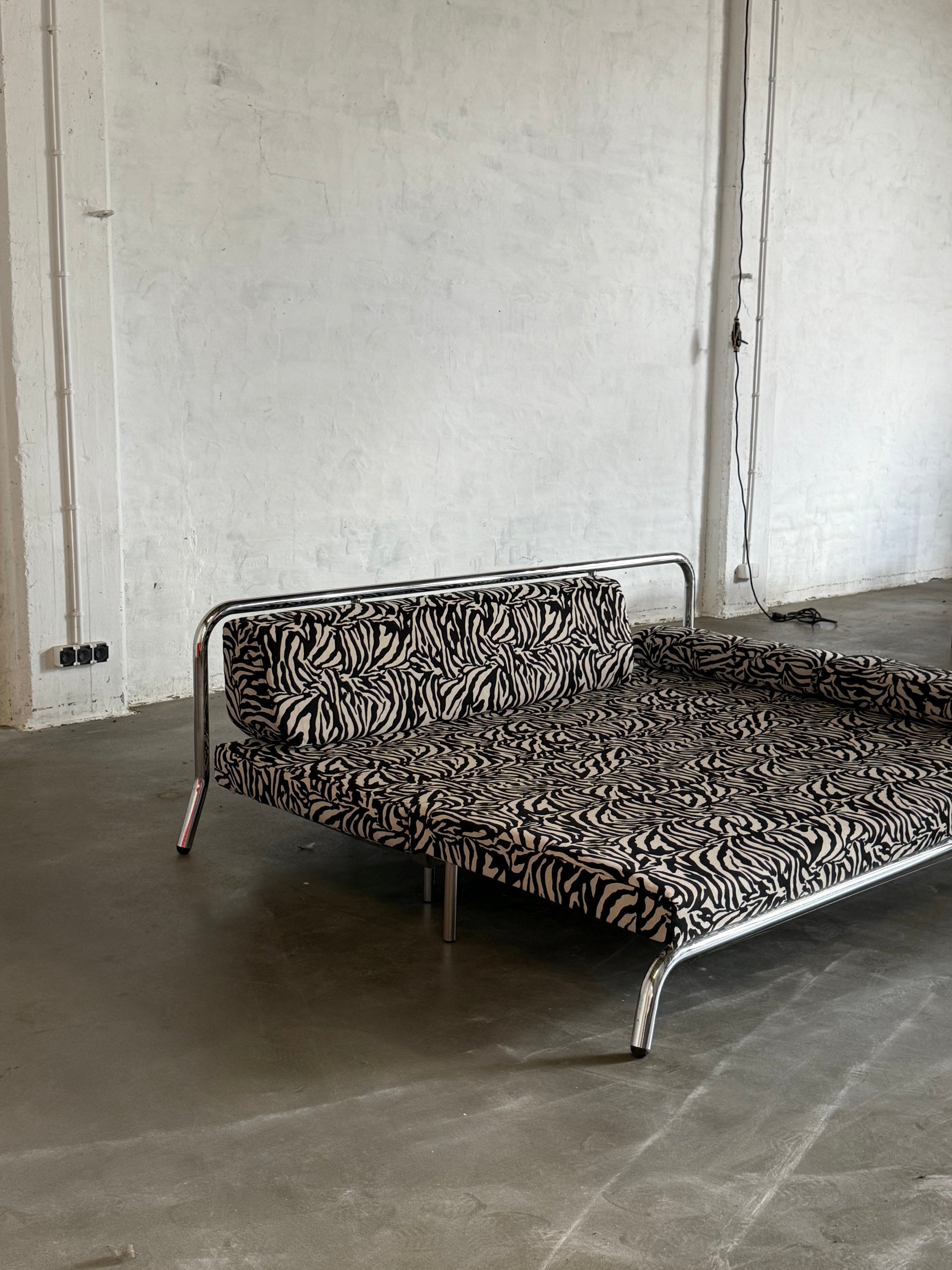 Bauhaus sofa with sleeping function