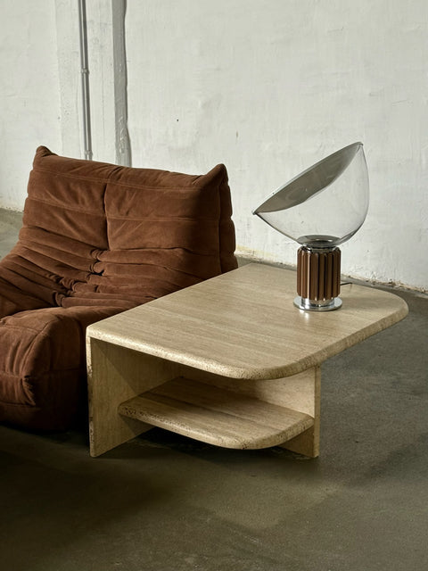 Kanapy, krzesła, stoły, stoliki.