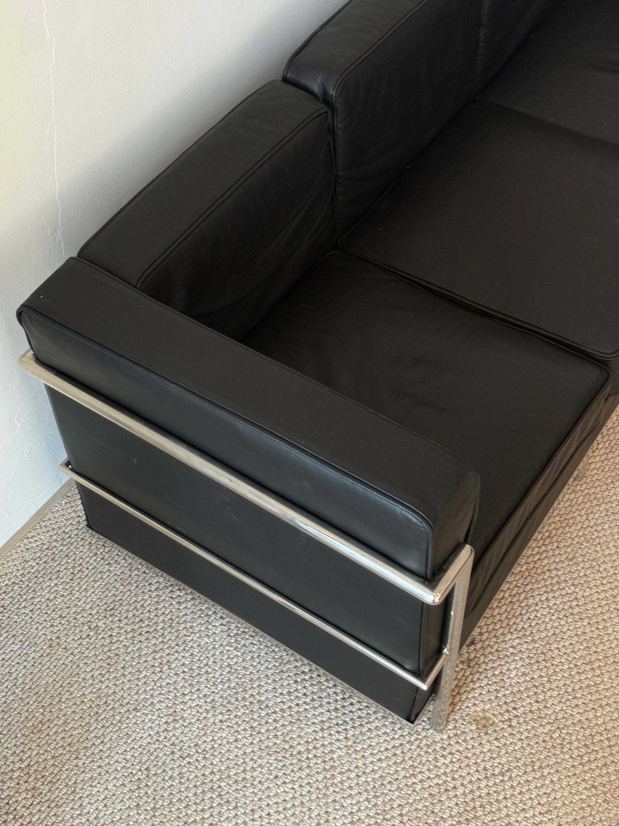LC2 style sofa, Knoll