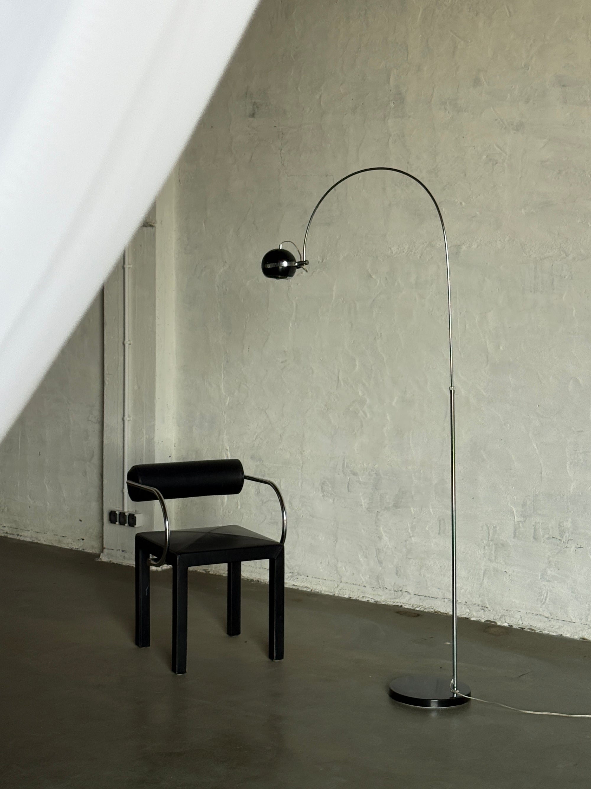 lampa podłogowa, Włochy lata 70, w stylu Guzzini