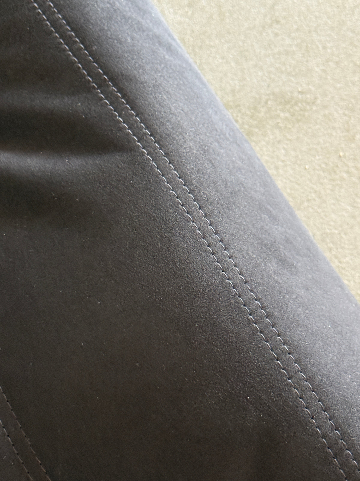 sofa Togo, Ligne Roset, 2 - osobowa, czarna alcantara