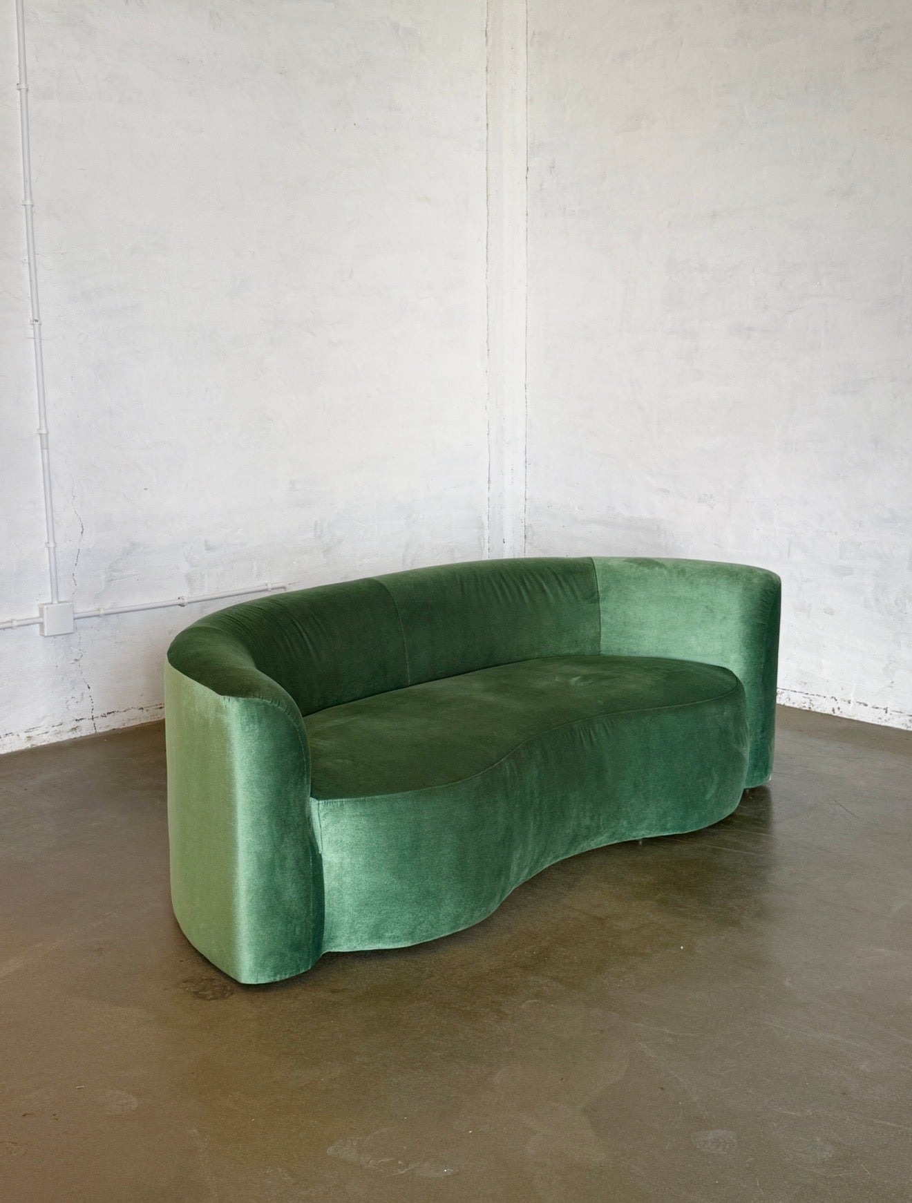 sofa Wave, lata 2000, welur w kolorze trawy