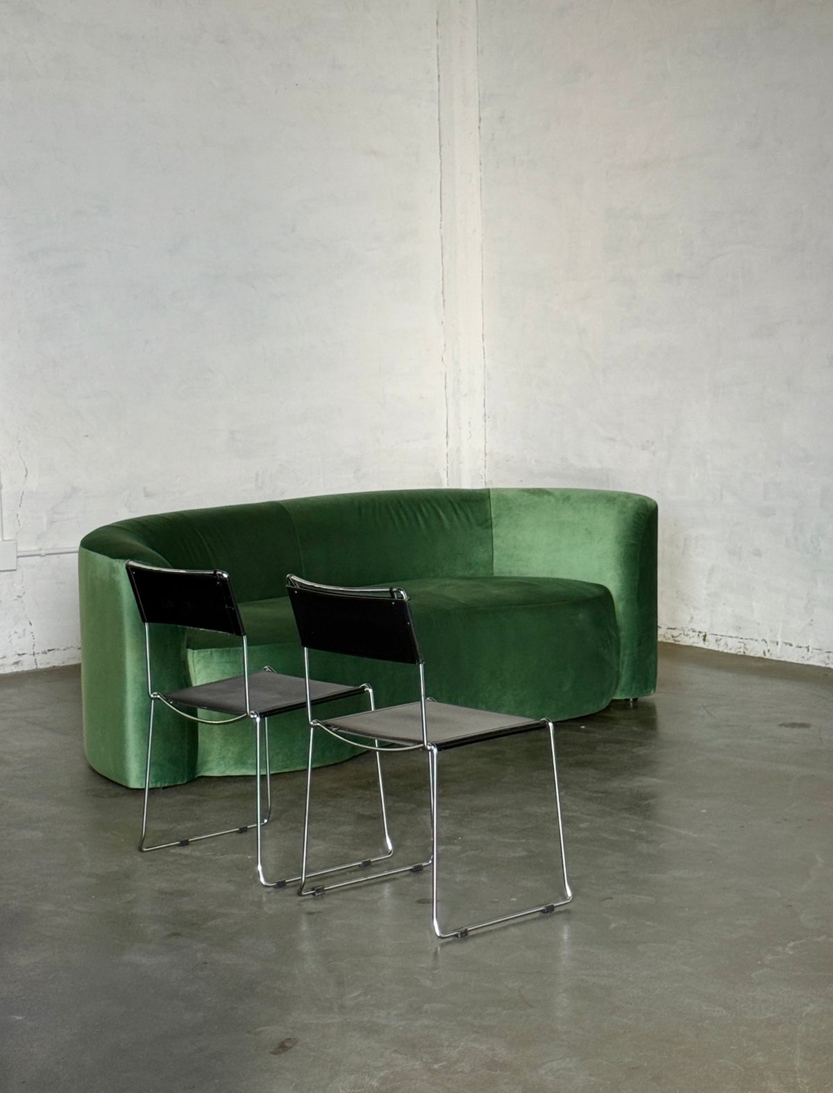 sofa Wave, lata 2000, welur w kolorze trawy