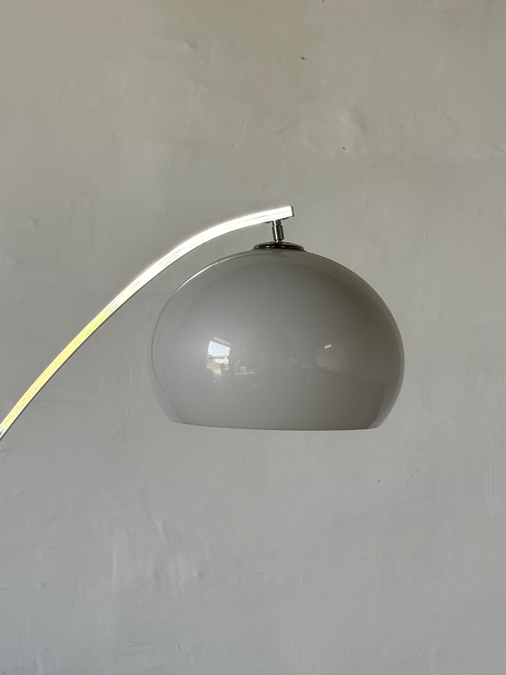 lampa podłogowa, łukowa, lata 80, w stylu Guzzini