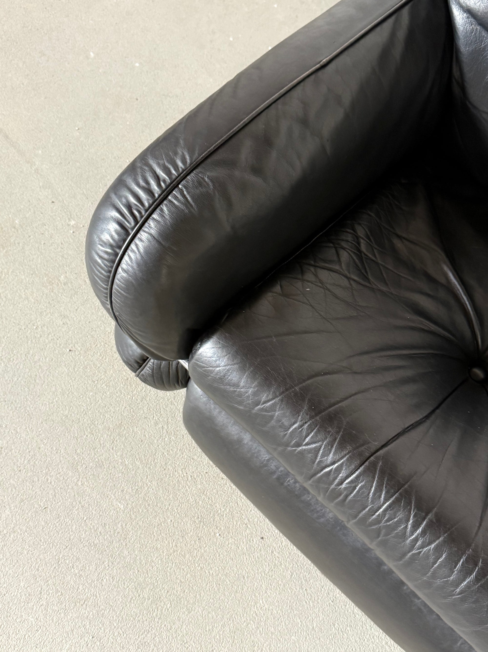 fotel Hannibal, proj. Kurt Hvitsjo, Isku