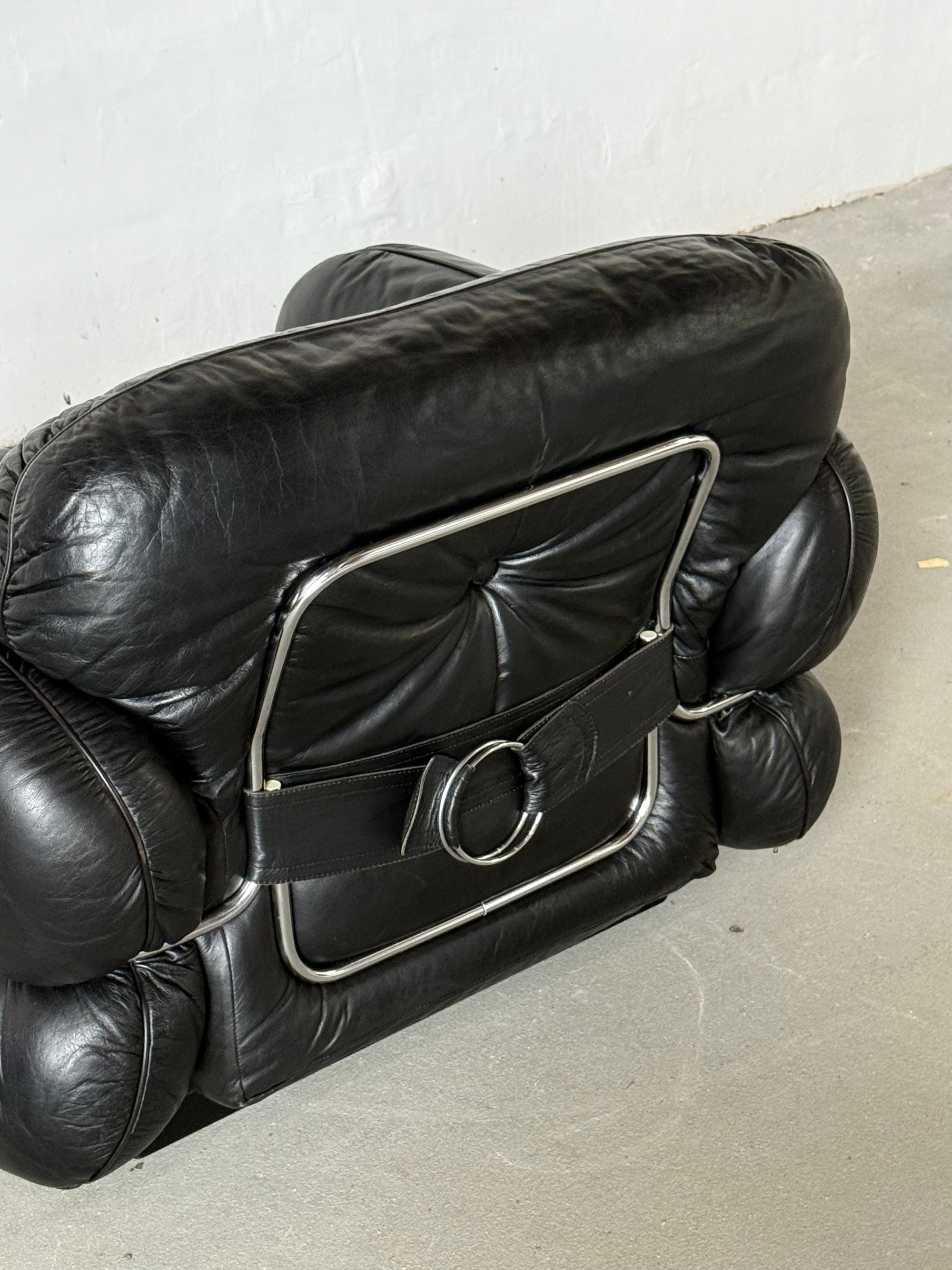 fotel Hannibal, proj. Kurt Hvitsjo, Isku