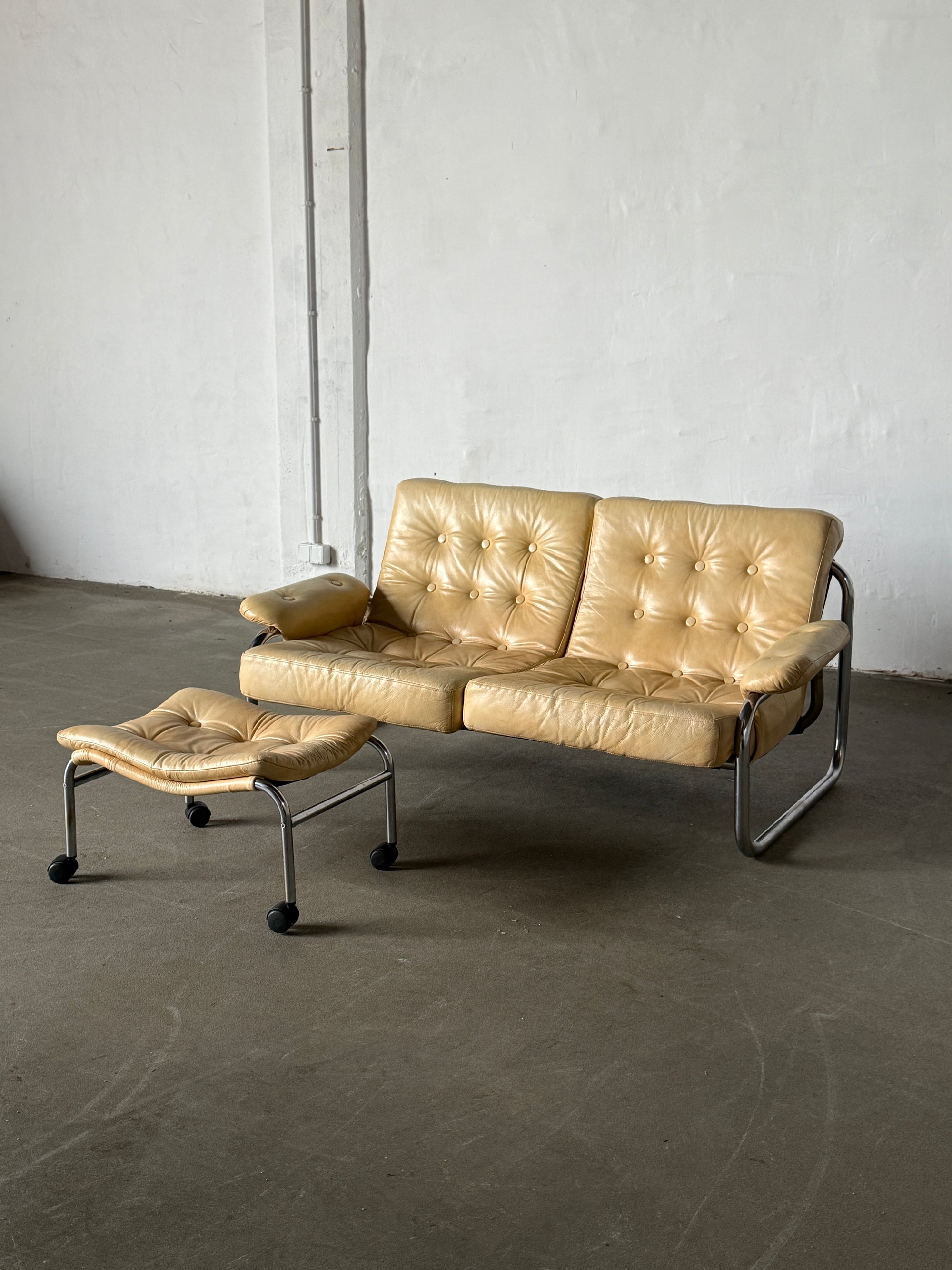 kultowa sofa Borkum z podnóżkiem, Ikea vintage, proj. J.B Haggstrom