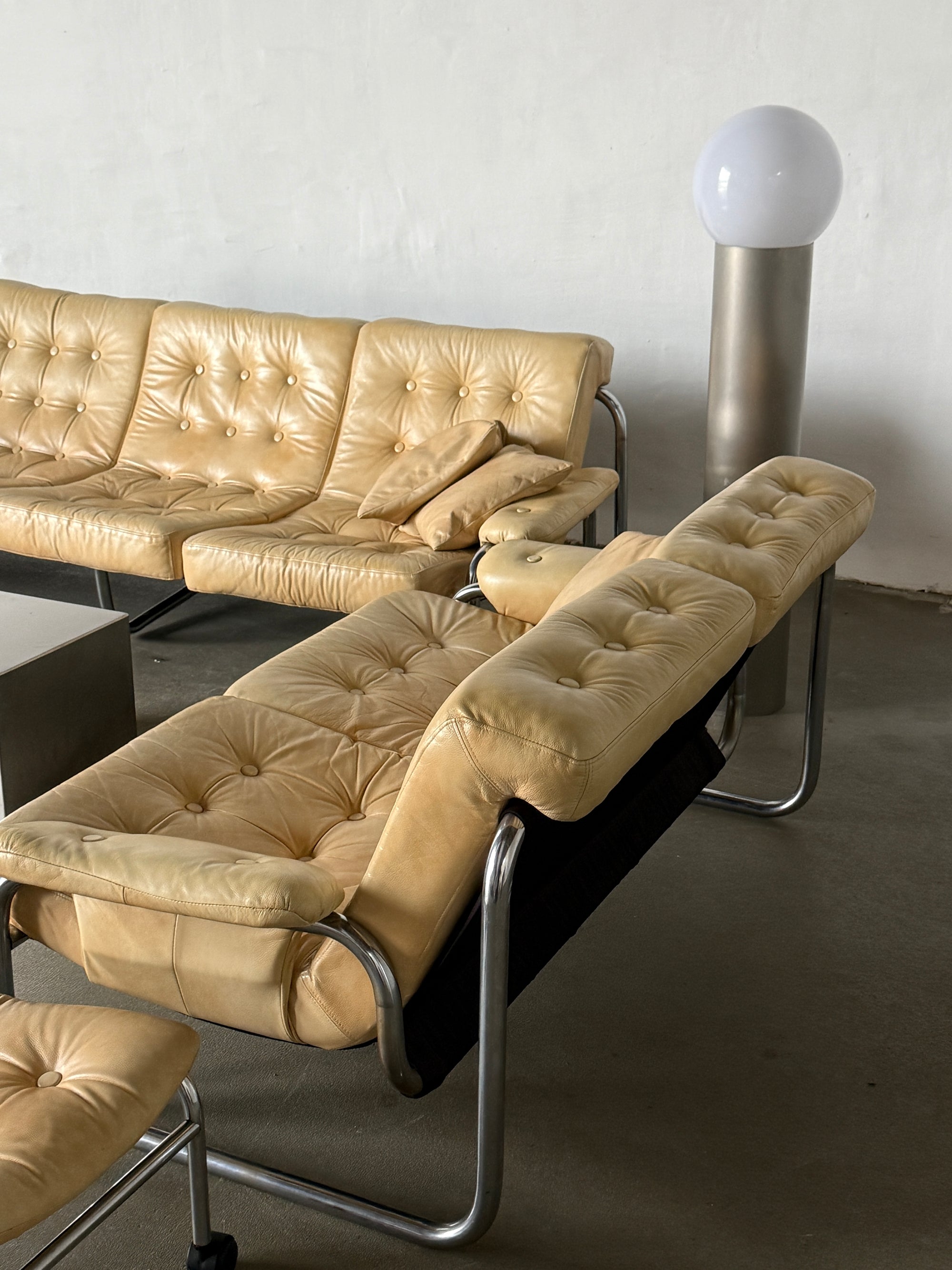 kultowy fotel Borkum z podnóżkiem, Ikea vintage, proj. J.B Haggstrom