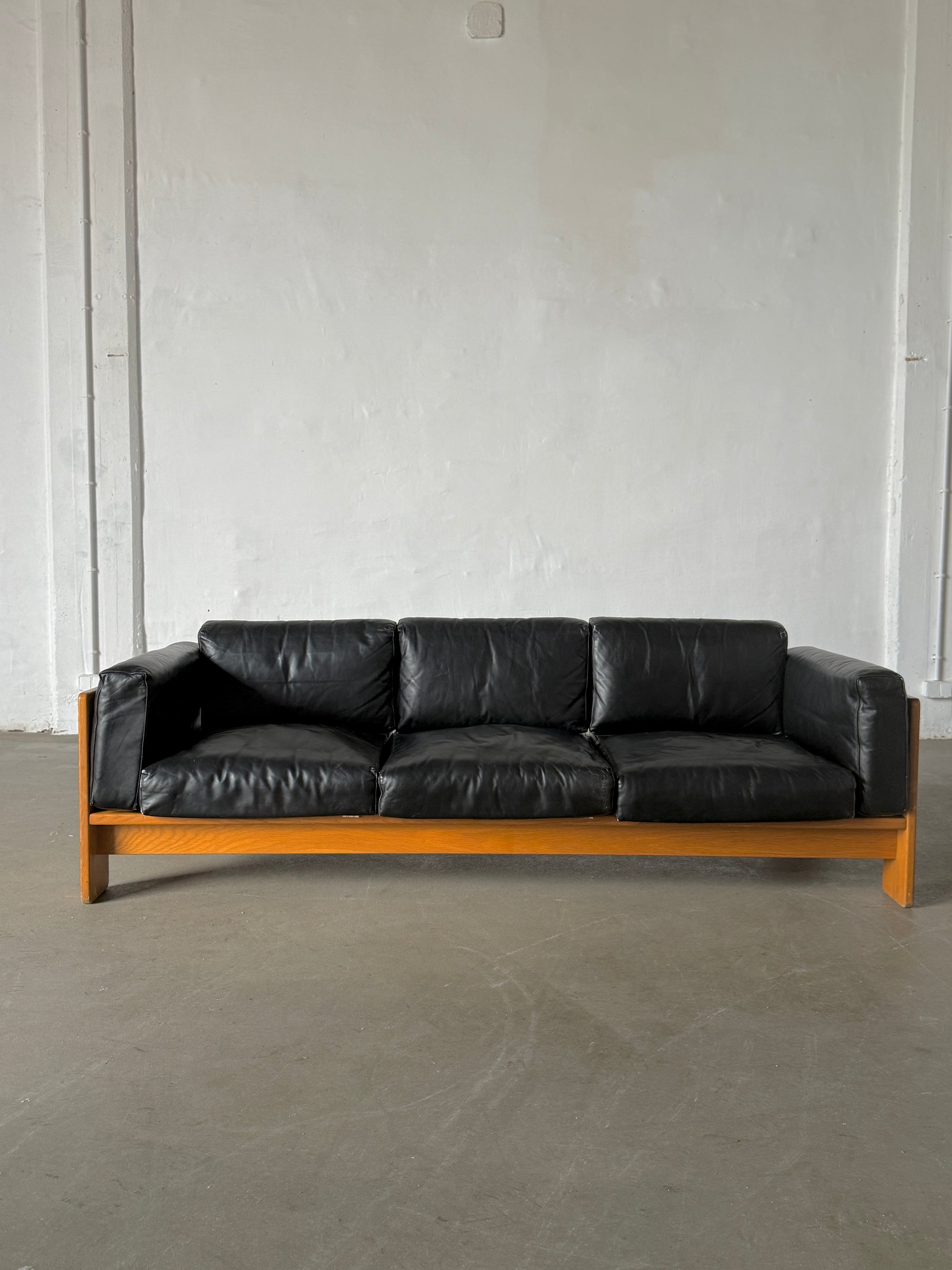 sofa Bastiano, proj. Tobia & Scarpa dla Gavina, sygnowana