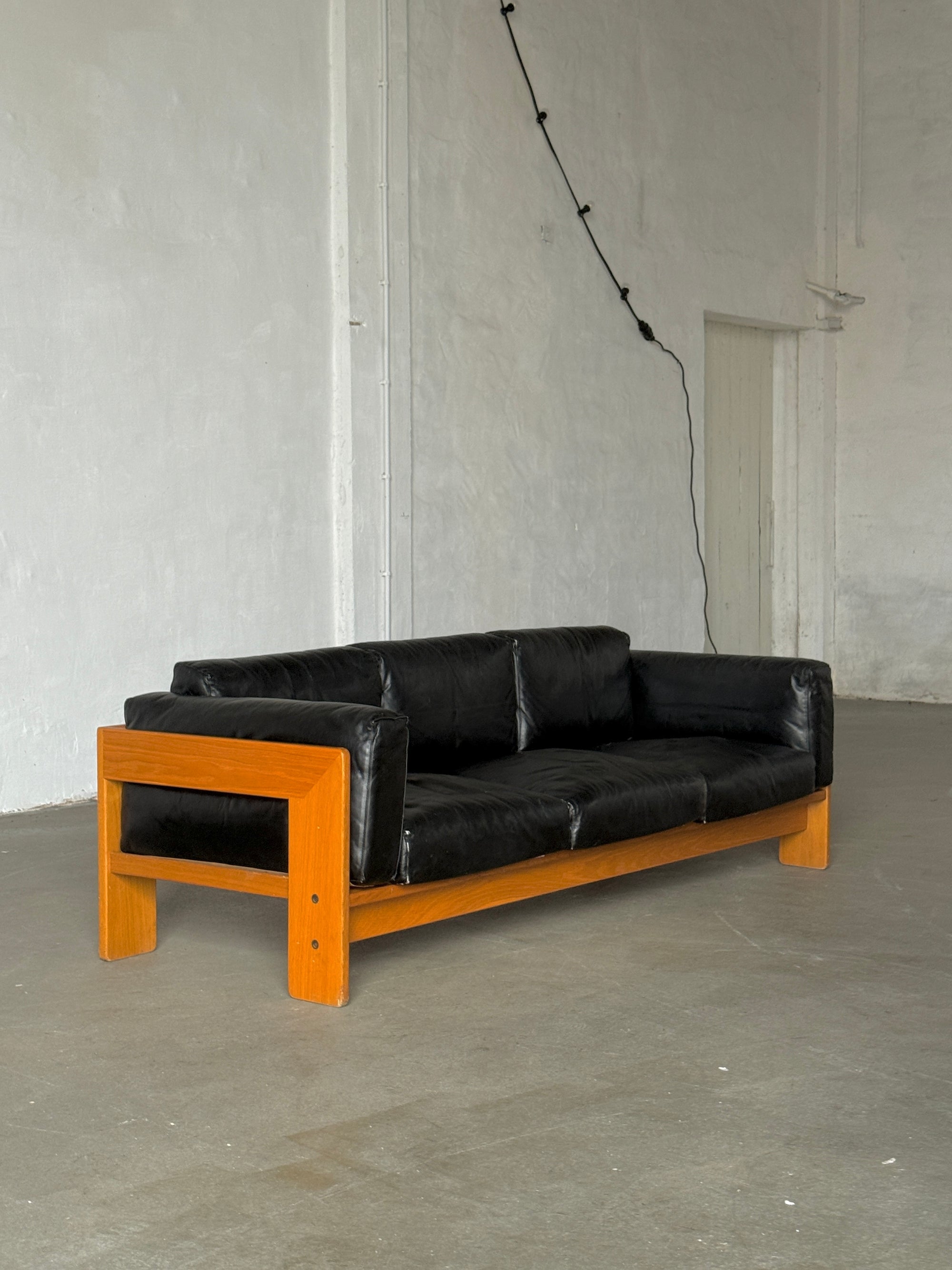 sofa Bastiano, proj. Tobia & Scarpa dla Gavina, sygnowana