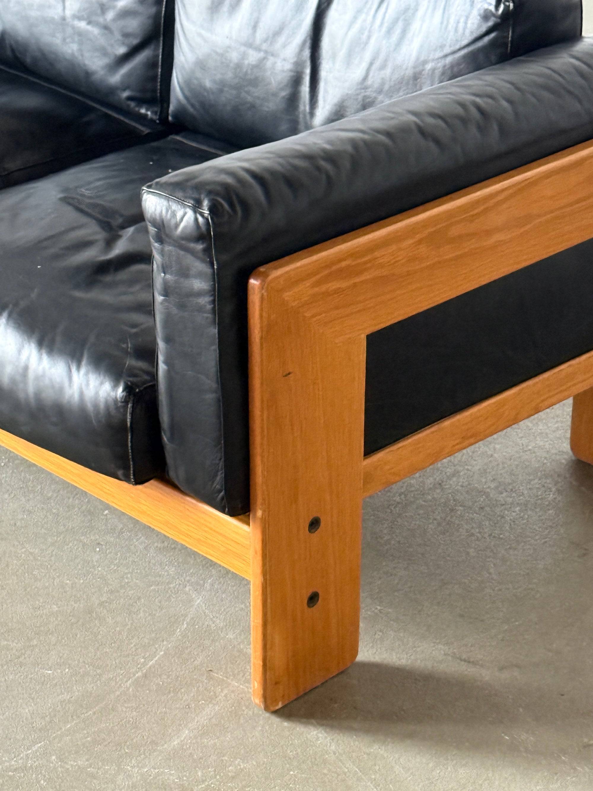 sofa Bastiano, proj. Tobia & Scarpa dla Gavina, sygnowana