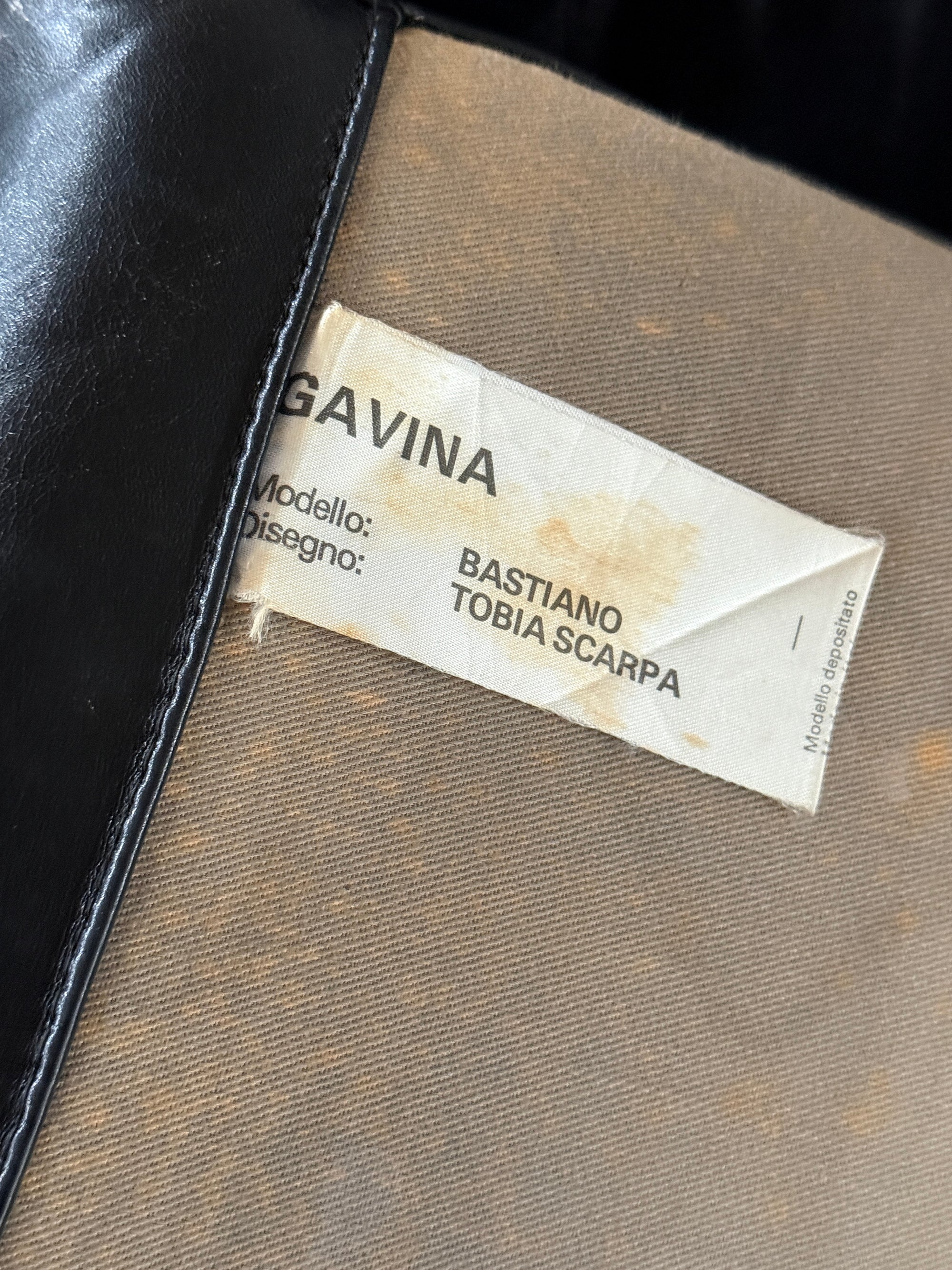 sofa Bastiano, proj. Tobia & Scarpa dla Gavina, sygnowana