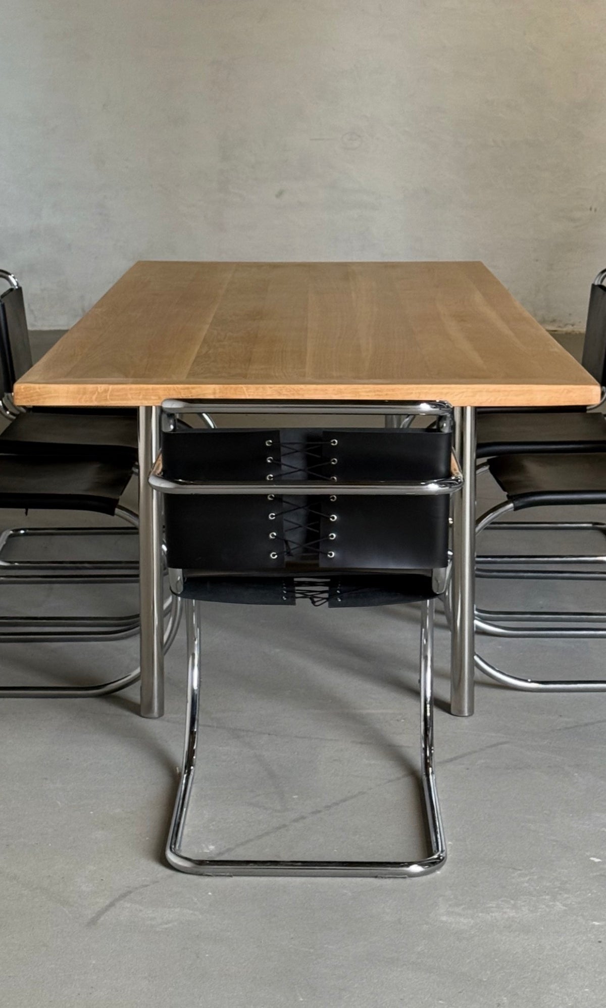 krzesło Knoll MR20