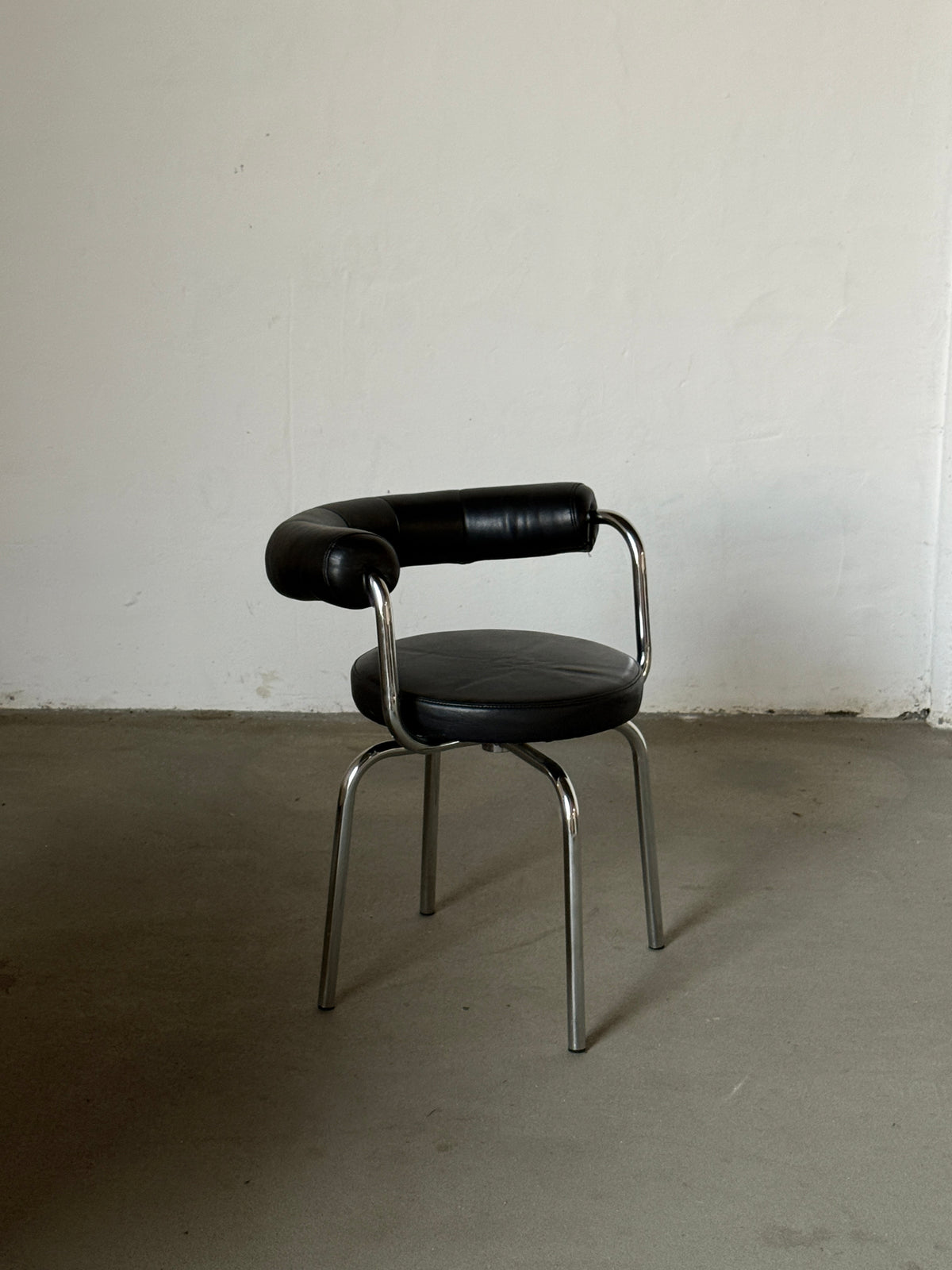 krzesło w stylu Le Corbusier, Bauhaus