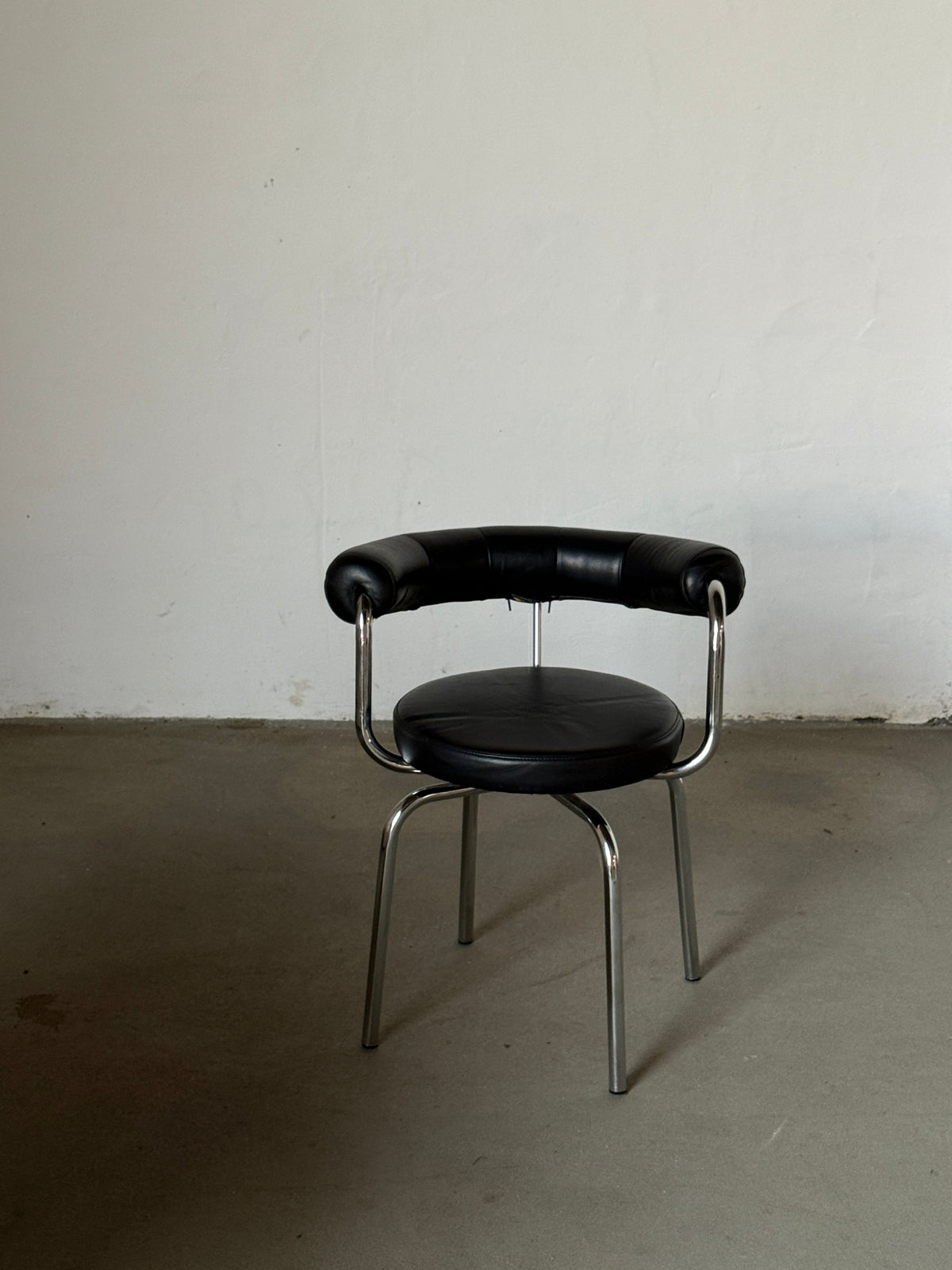 krzesło w stylu Le Corbusier, Bauhaus