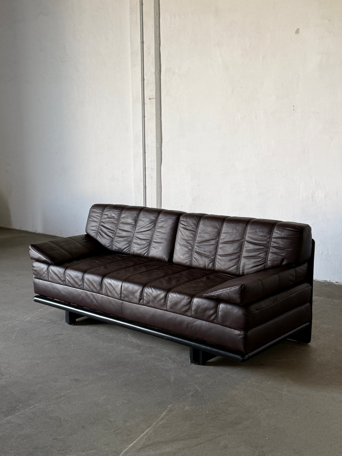 sofa z funkcją spania, lata 80, brąz