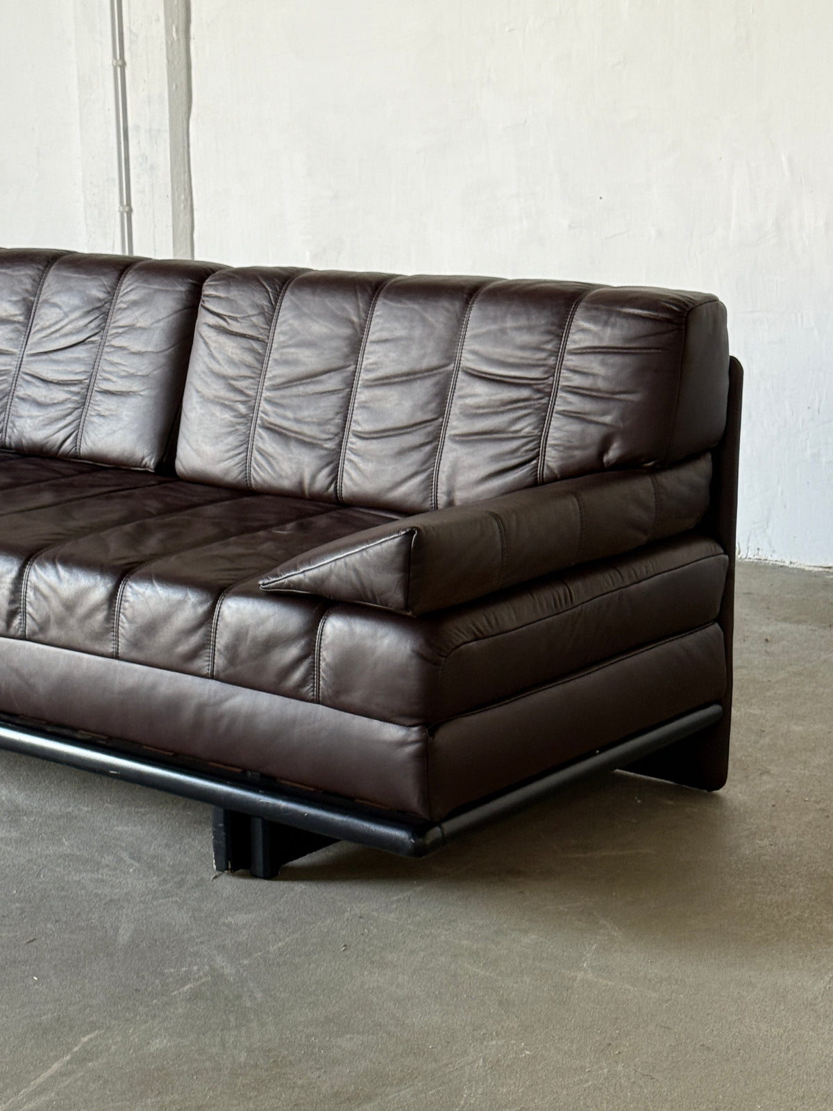 sofa z funkcją spania, lata 80, brąz