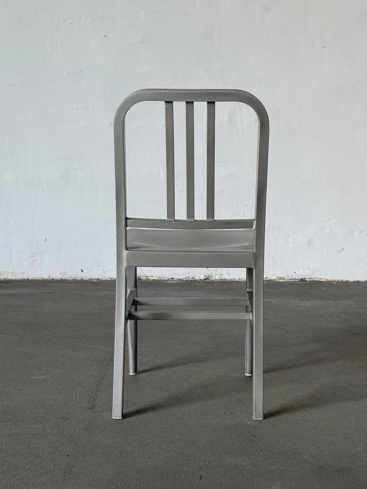 krzesła w stylu Emeco 1006 Navy Chair, aluminiowe