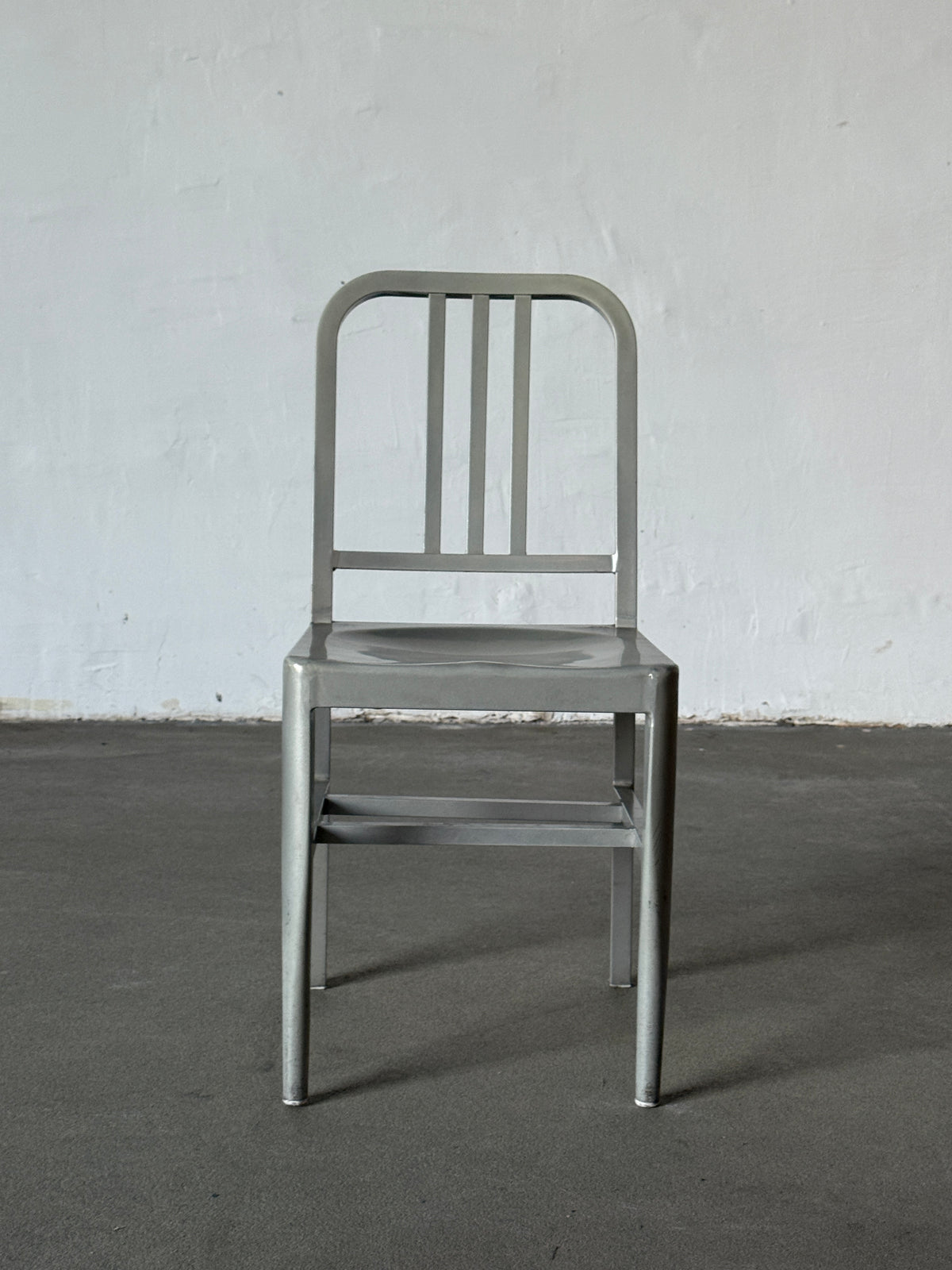 krzesła w stylu Emeco 1006 Navy Chair, aluminiowe