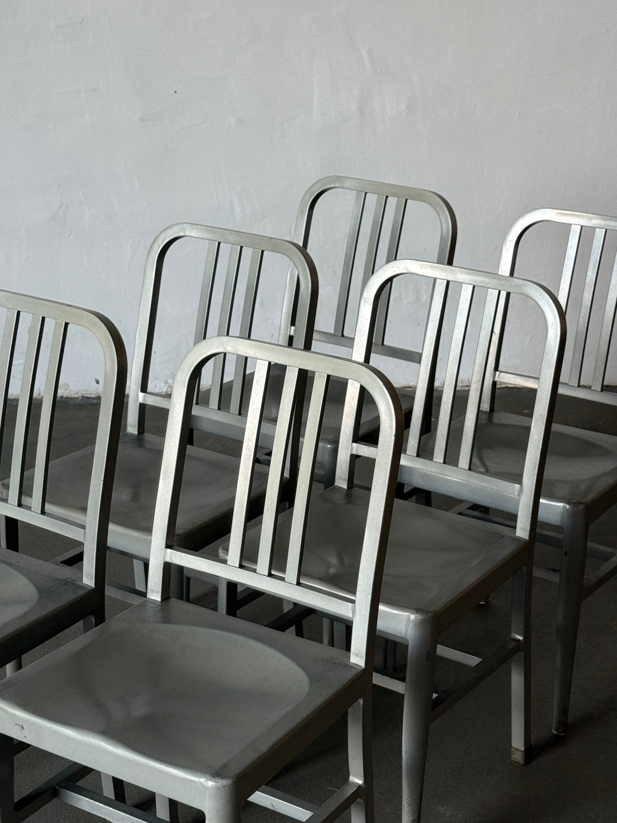 krzesła w stylu Emeco 1006 Navy Chair, aluminiowe