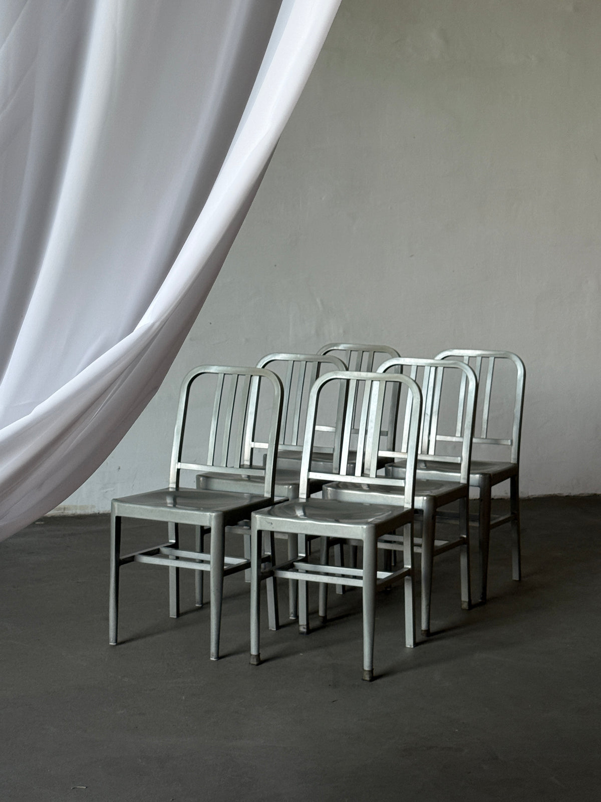 krzesła w stylu Emeco 1006 Navy Chair, aluminiowe