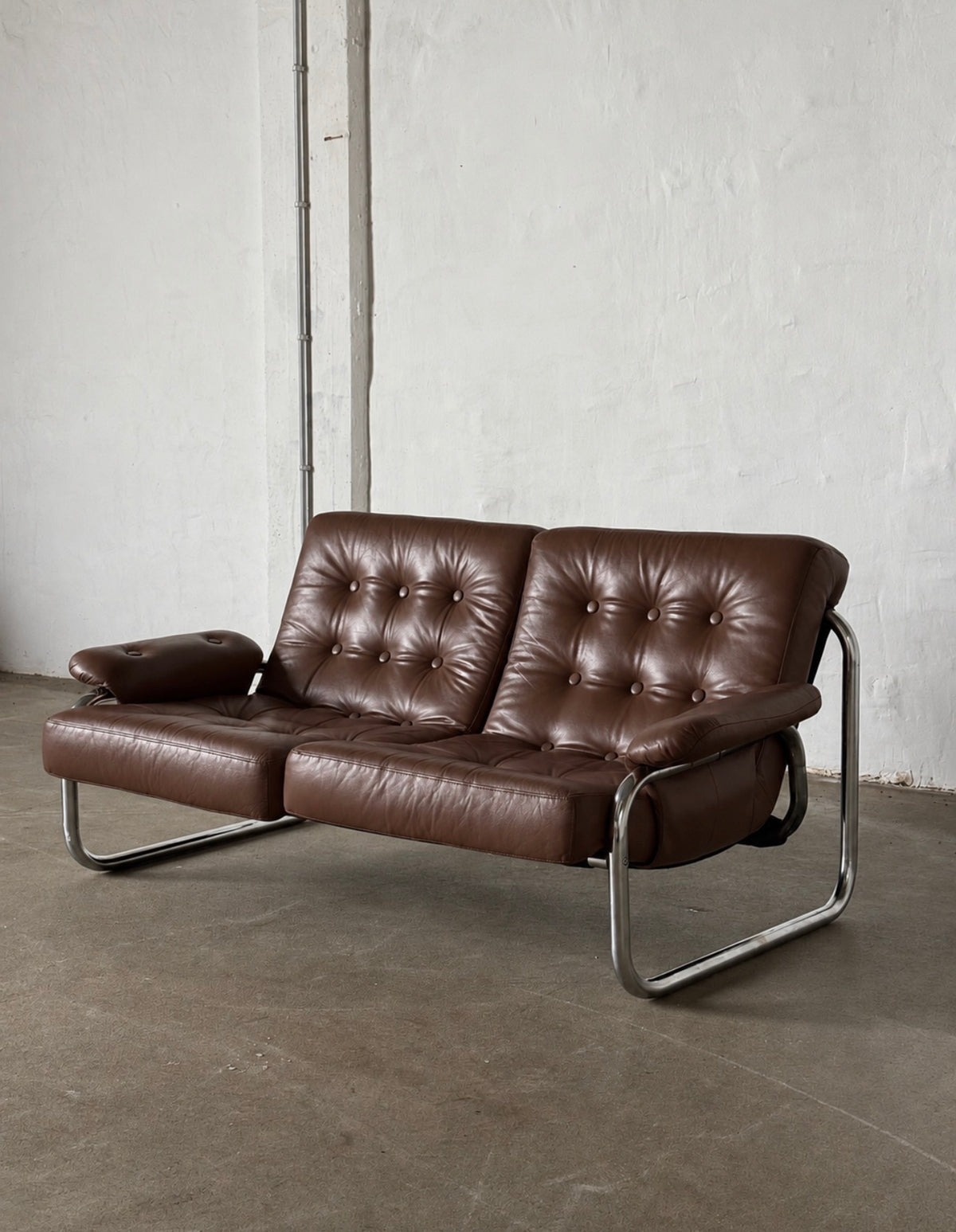 kultowa sofa Ikea Borkum 2 osobowa, lata 70, skóra naturalna w kolorze czekoladowym