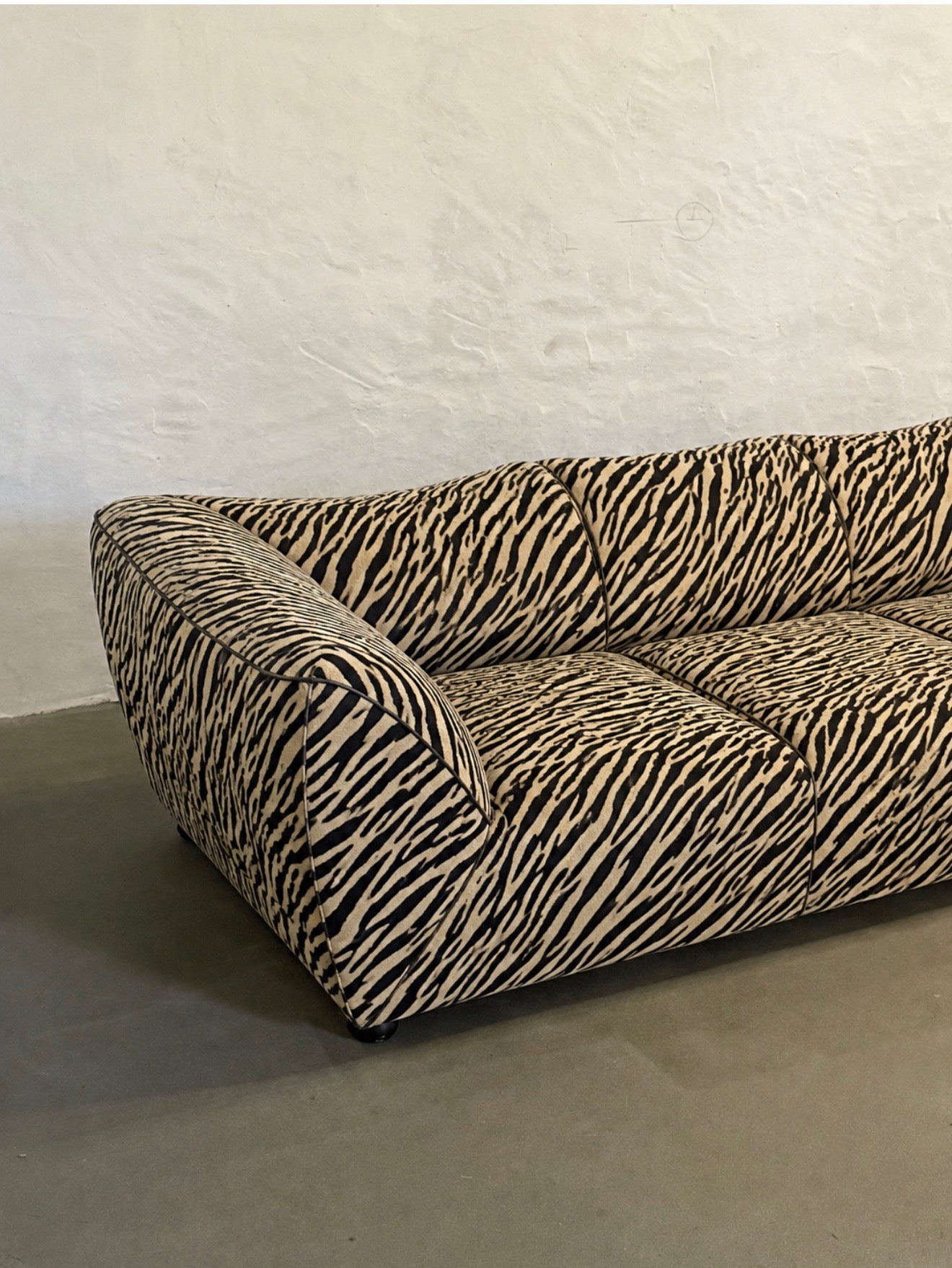 sofa w stylu B&B Italia Bambole, zebra, po renowacji