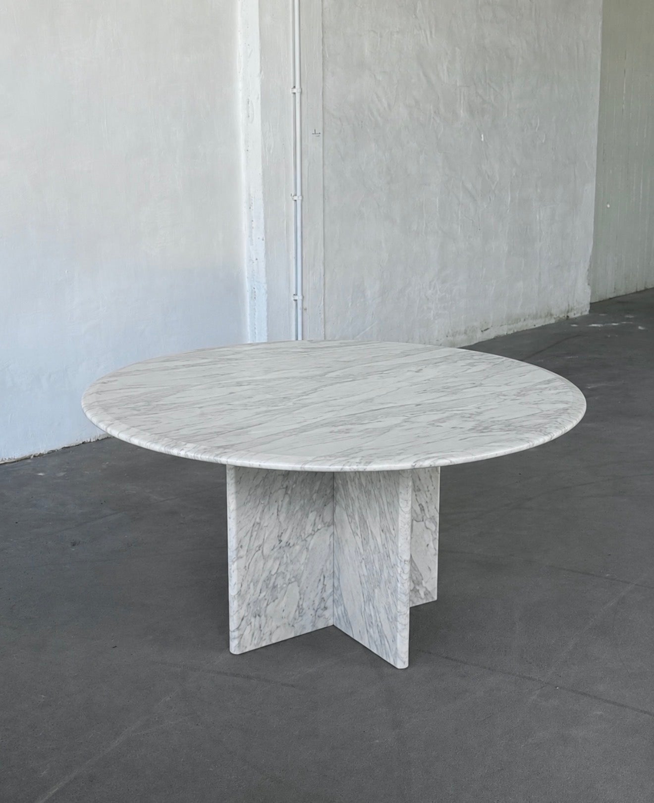 Stół jadalniany marmur Carrara, 110 cm, Włochy lata 80/90