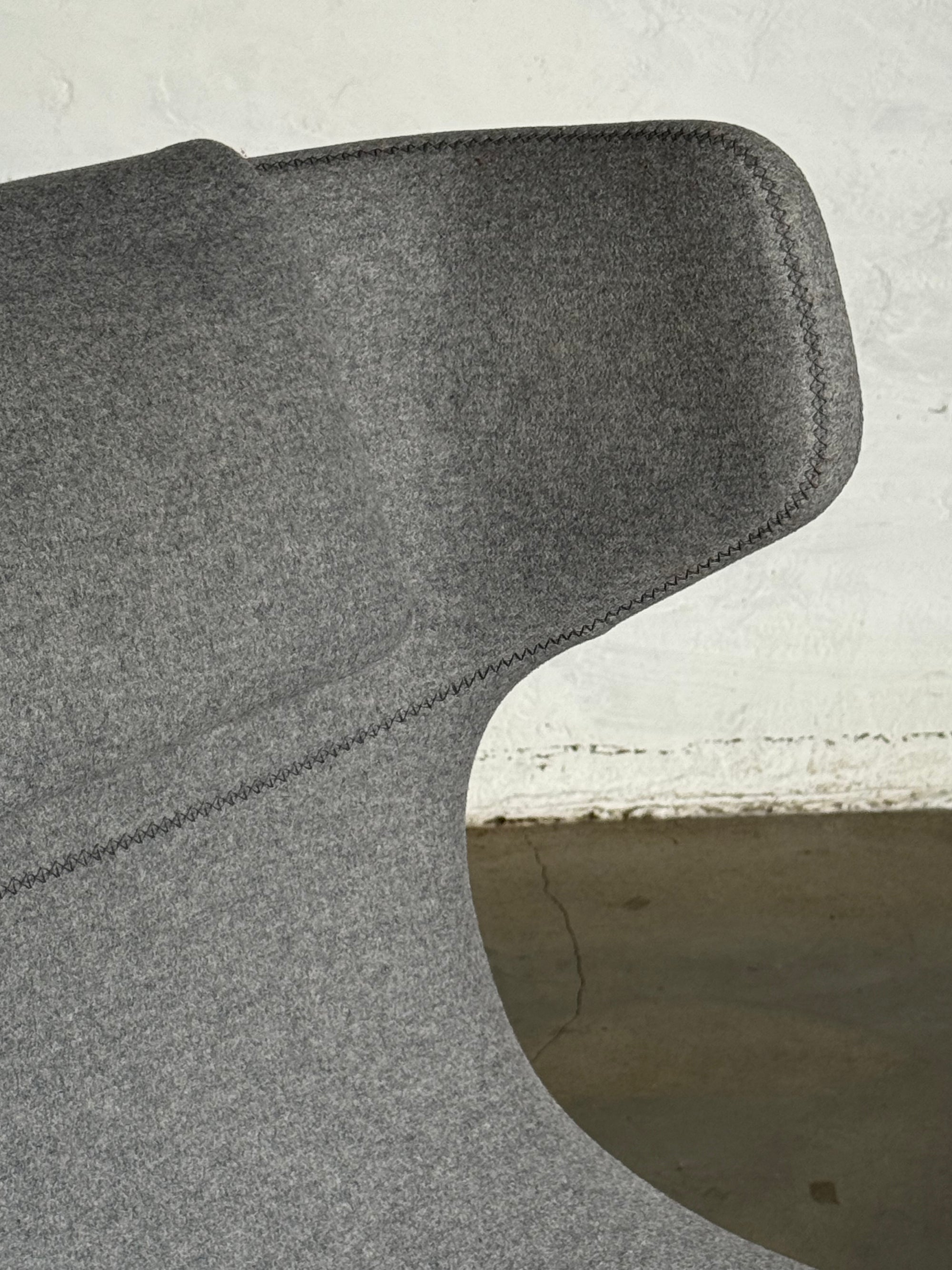 fotel Vitra Grand Repos z podnóżkiem