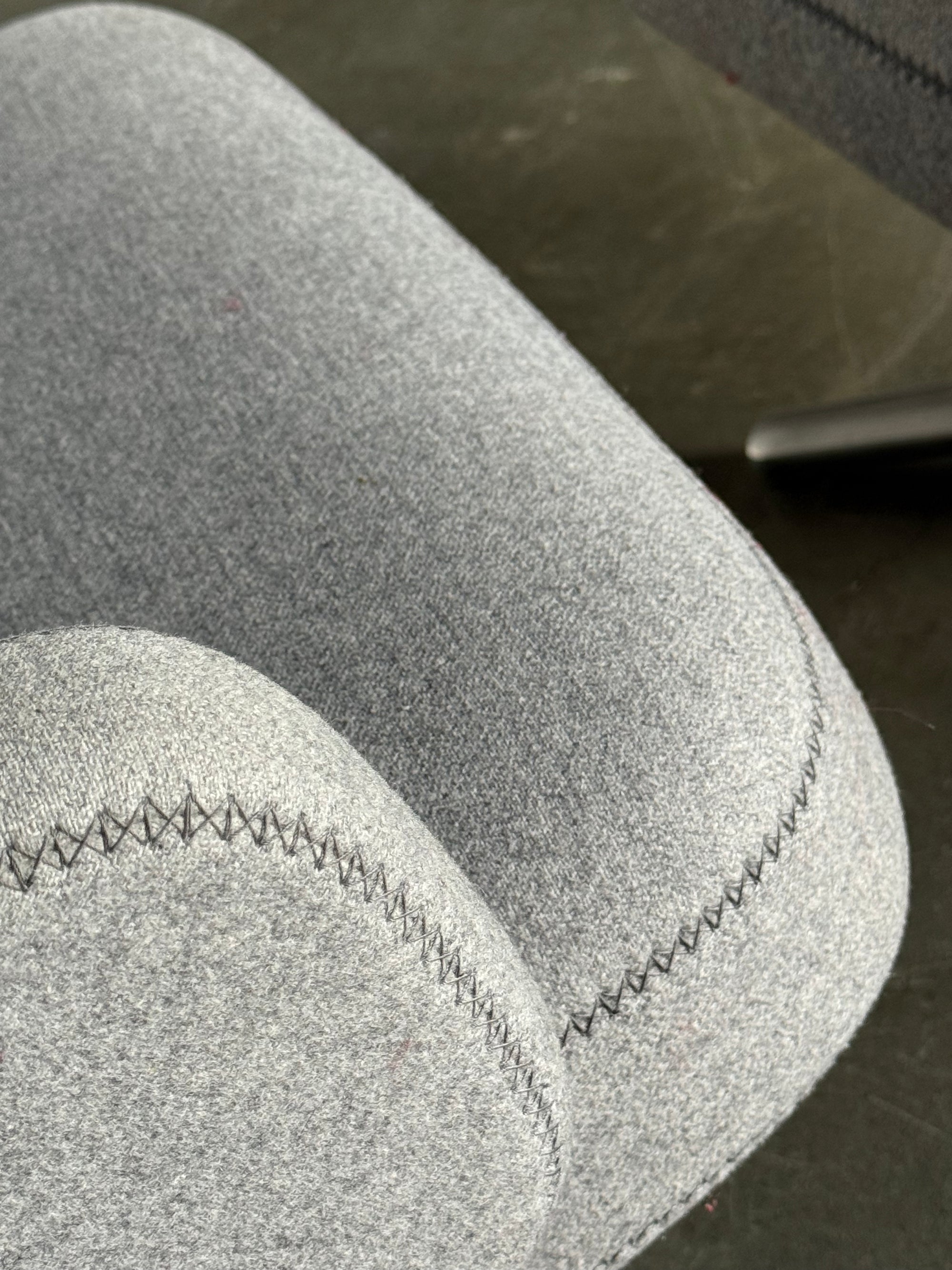 fotel Vitra Grand Repos z podnóżkiem