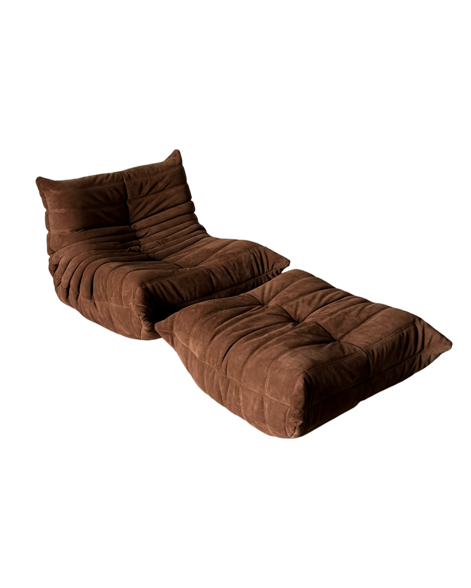 fotel Togo Ligne Roset z podnóżkiem (zamsz)