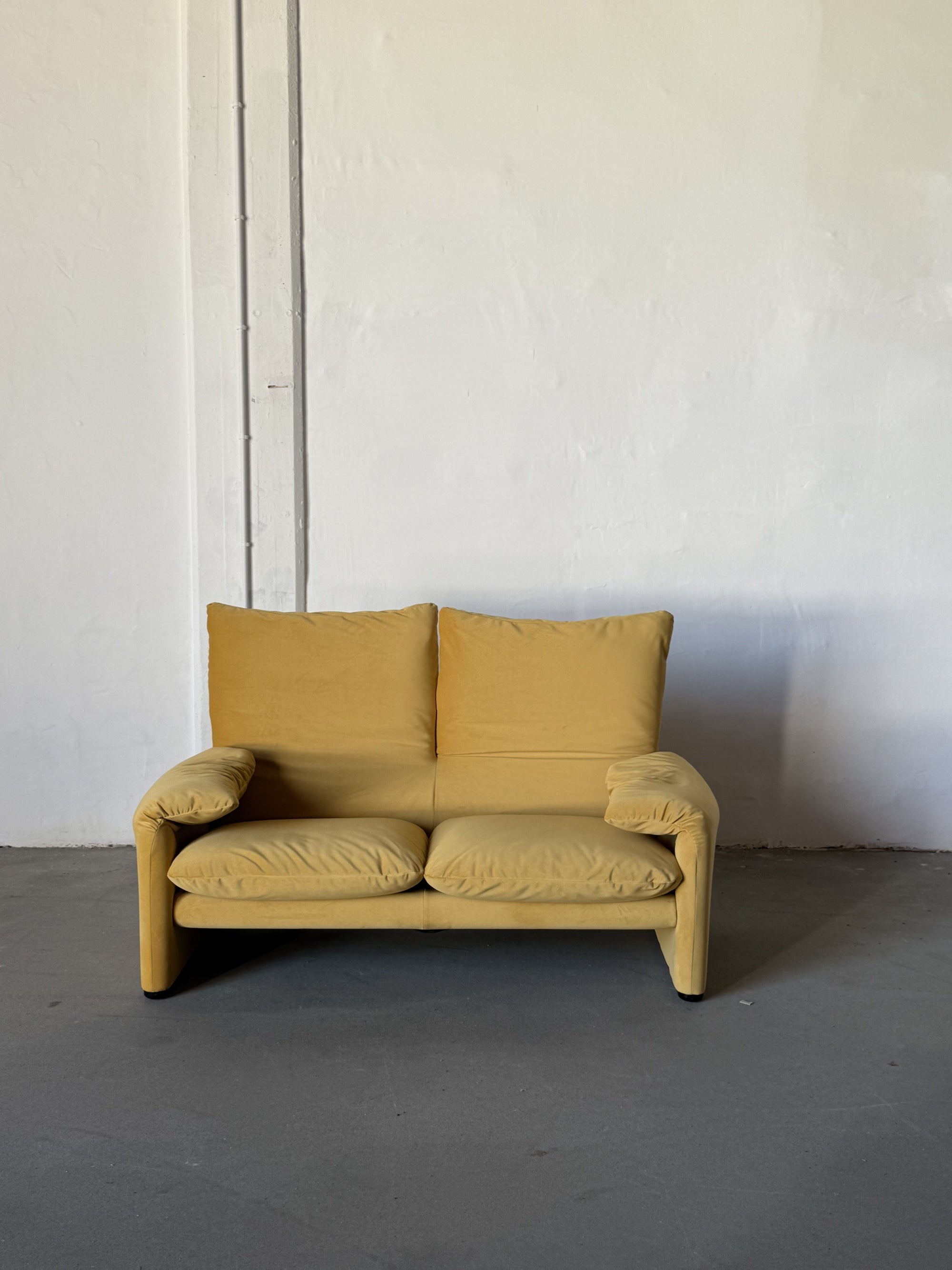 Cassina Maralunga sofa