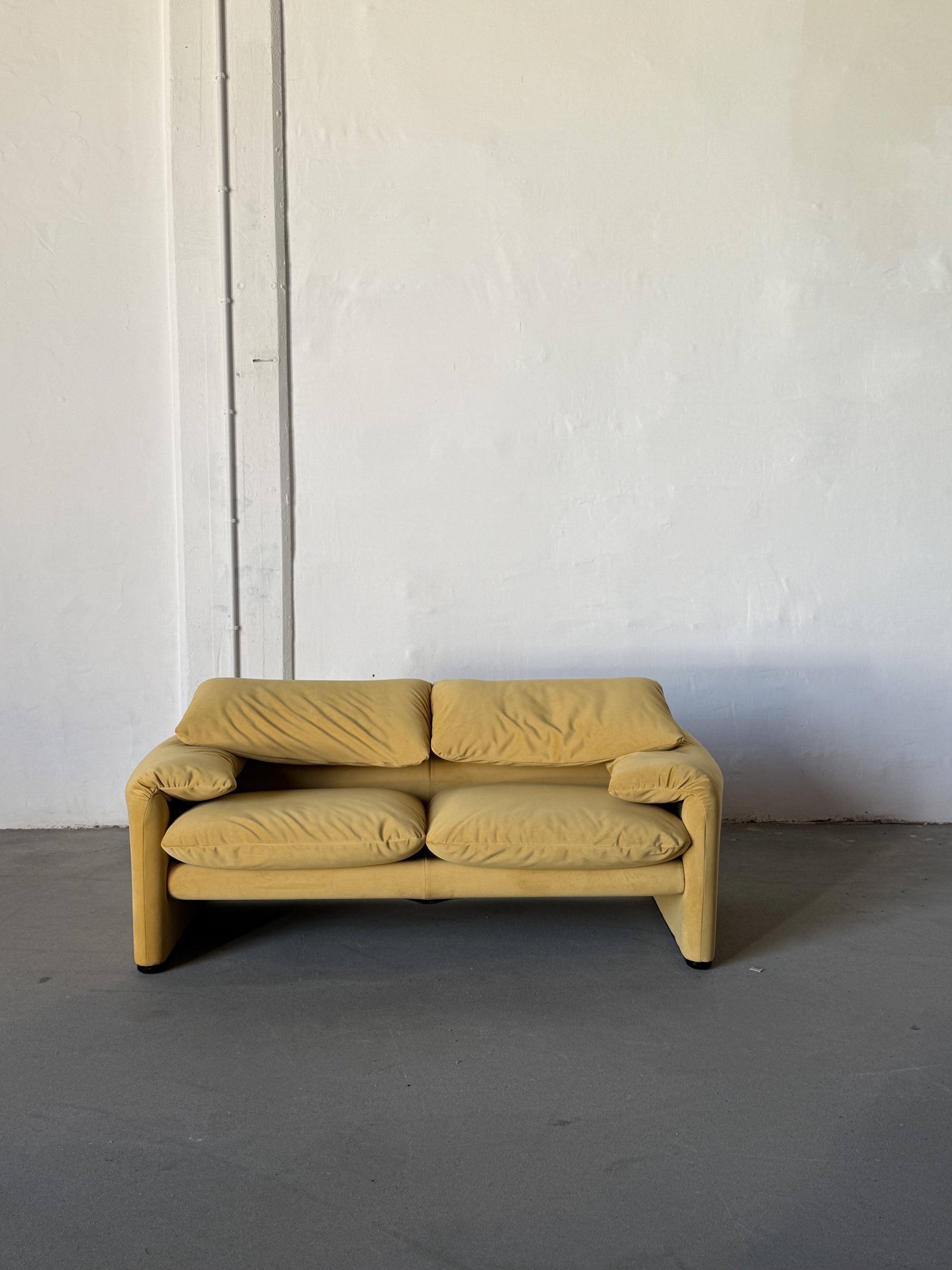 Cassina Maralunga sofa